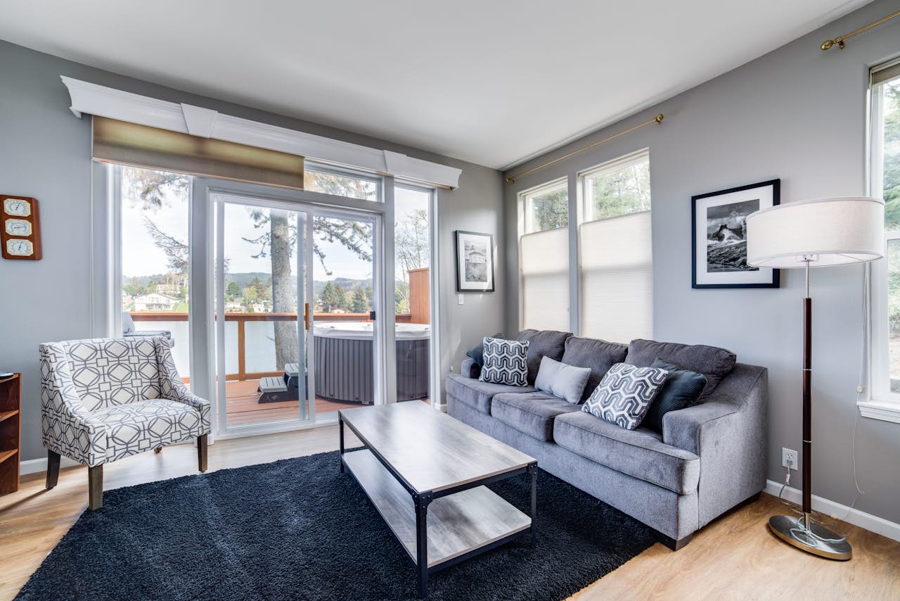 The Oasis on Devils Lake 3 BD Lincoln City, OR Vacation Rental Vacasa