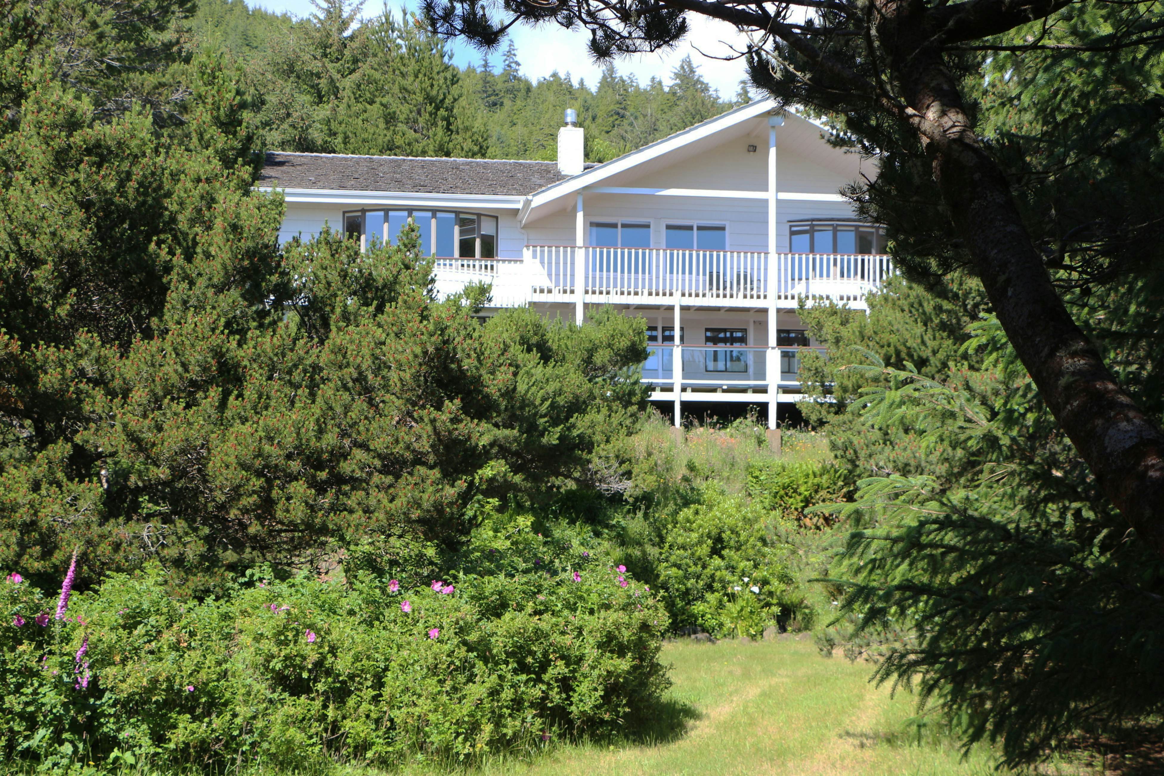 Hidden Luxury Beachfront Estate
