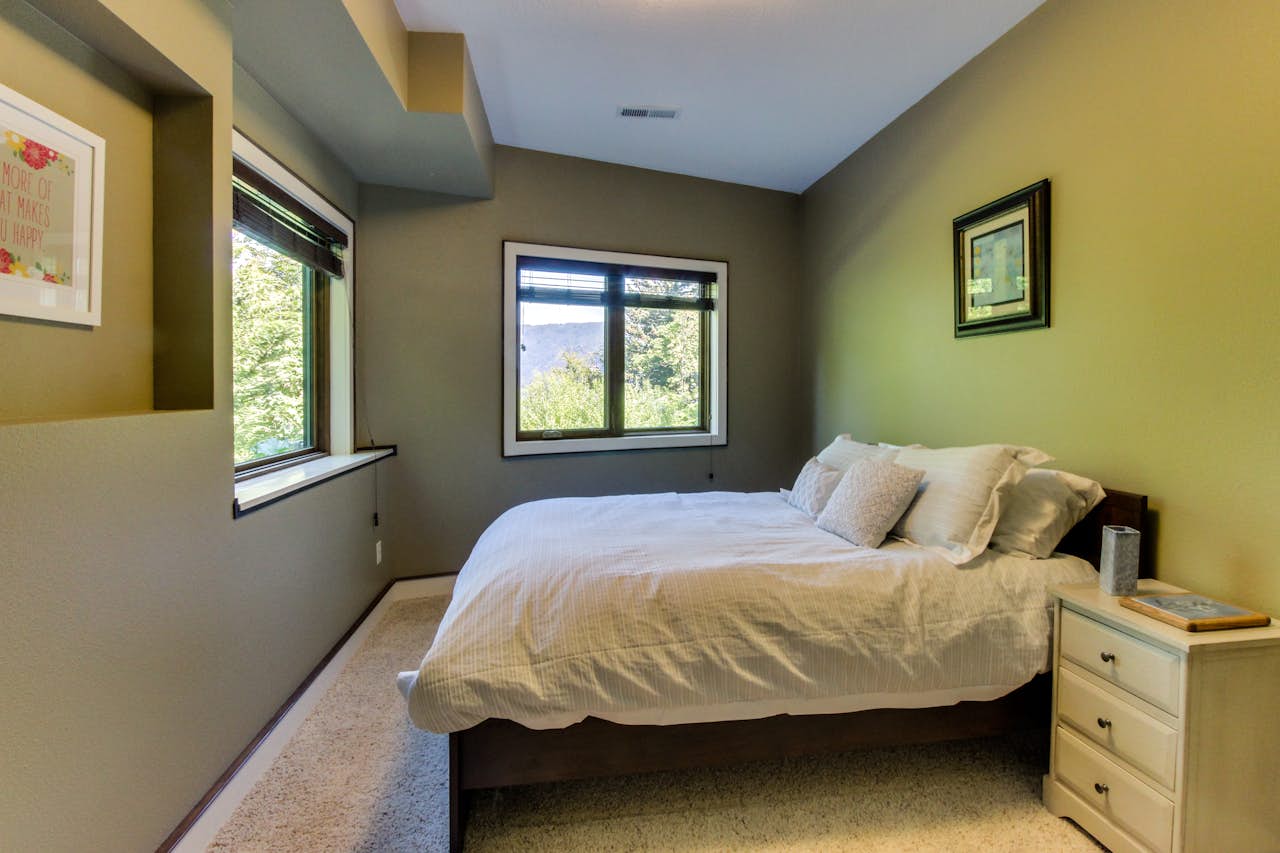 Cascadia Tree House 4 BD Vacation Rental in Washougal, WA Vacasa