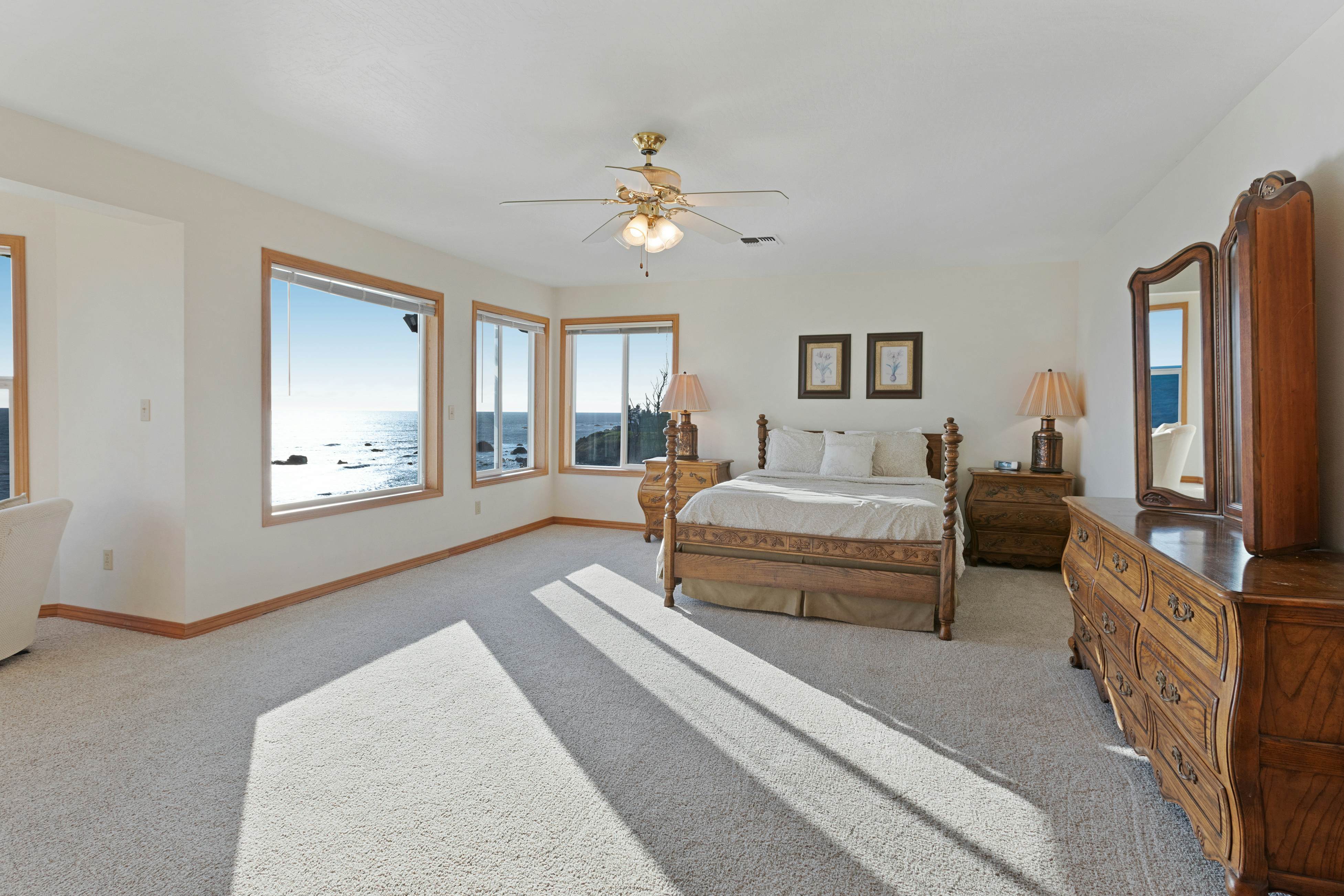 Brookings Oceanfront Estate 4 BD Brookings, OR Vacation Rental Vacasa