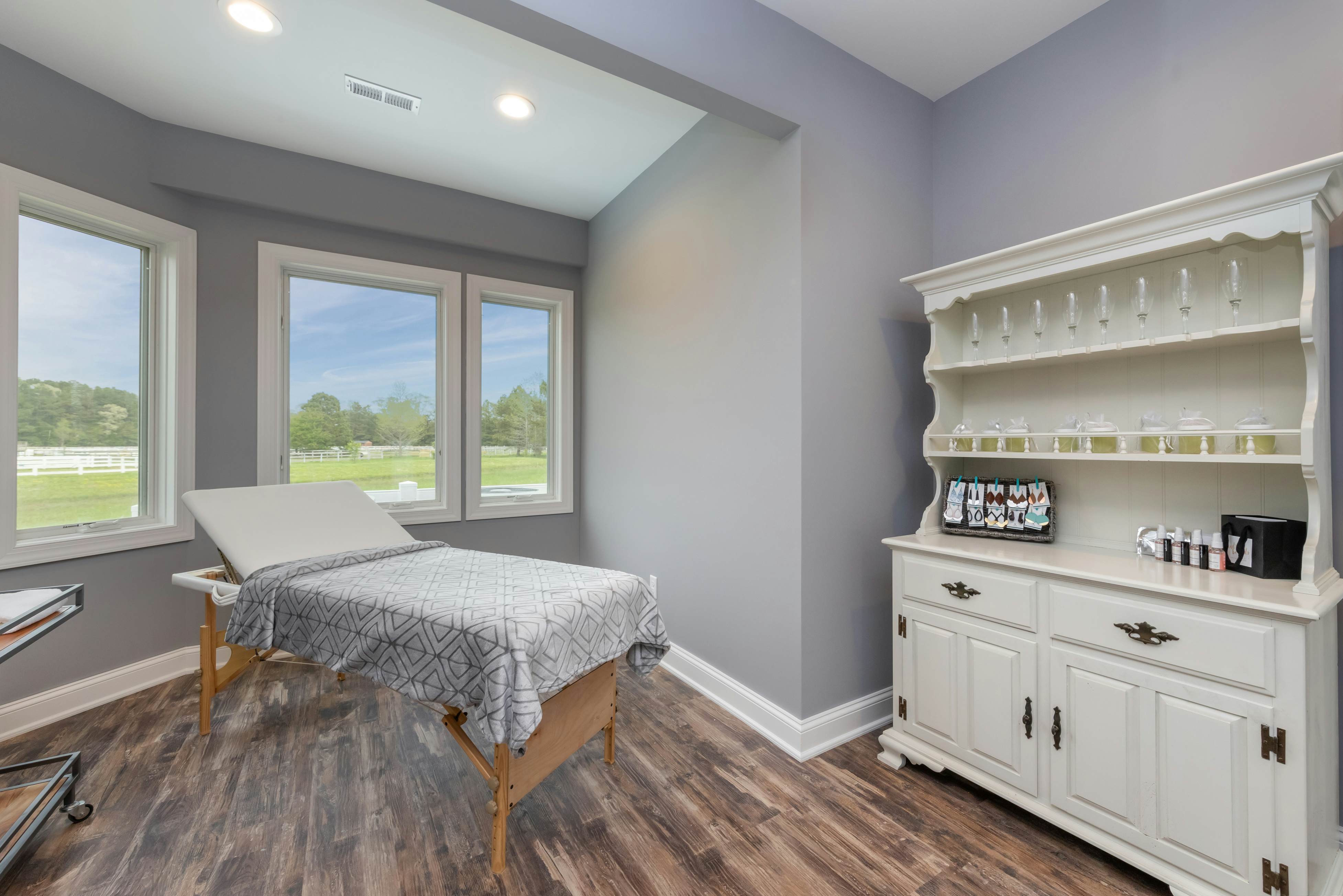 Brooklyn Meadows The Manor 6 BD Berlin, MD Vacation Rental Vacasa