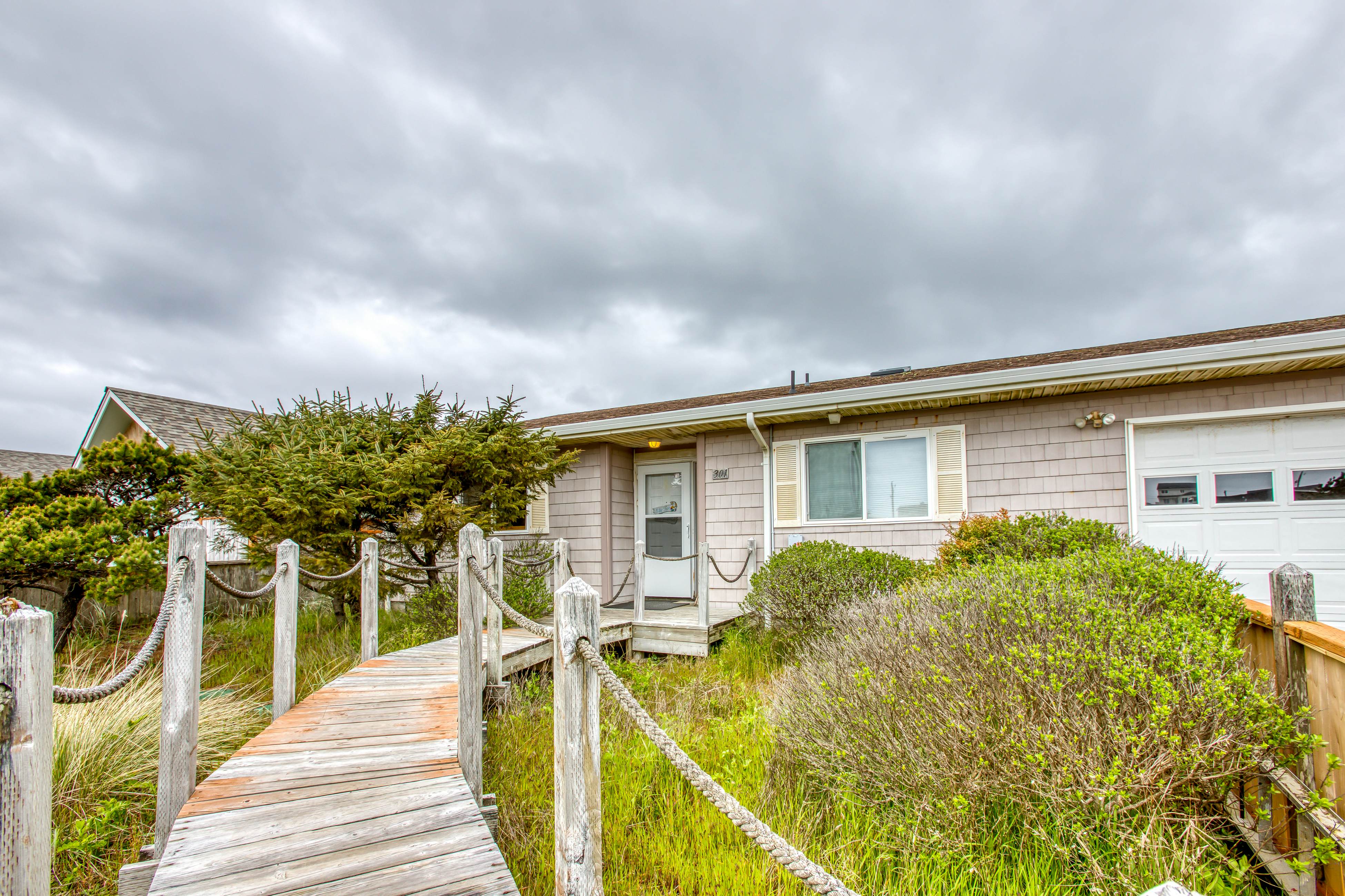 Harbor House 3 BD Waldport, OR Vacation Rental Vacasa