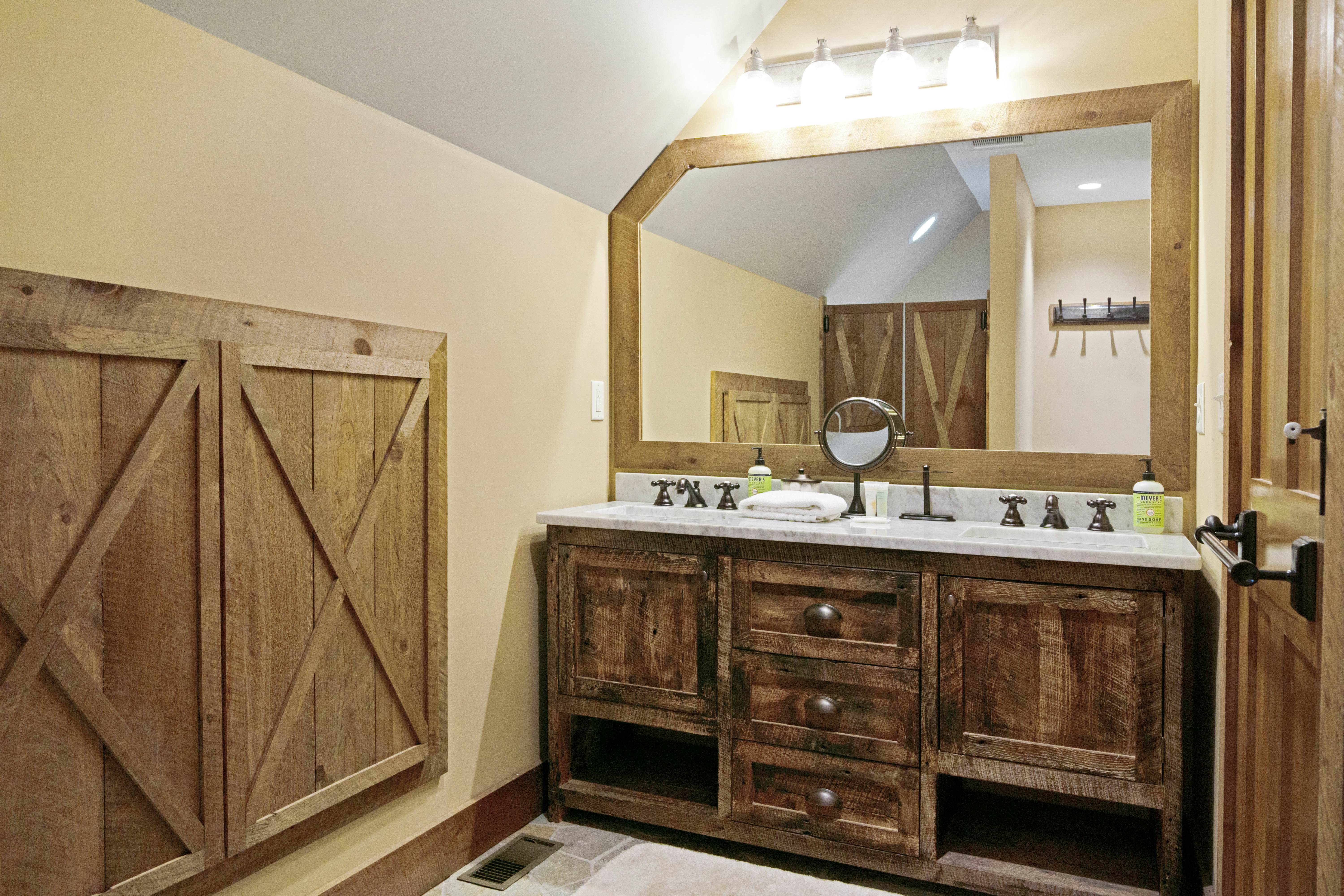 Mountain Estate Family Getaway