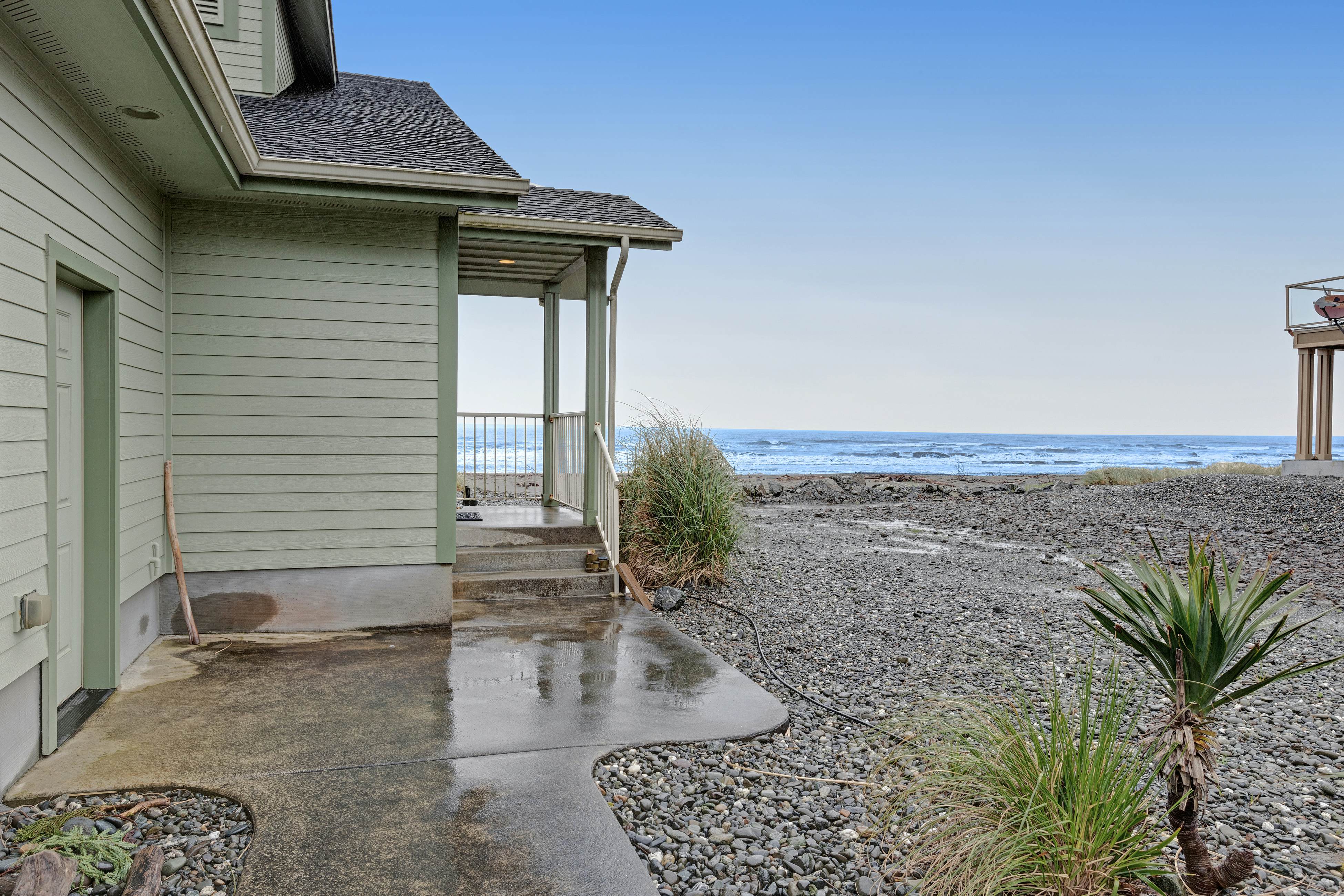Sunset Beach House 3 BD Gold Beach, OR Vacation Rental Vacasa