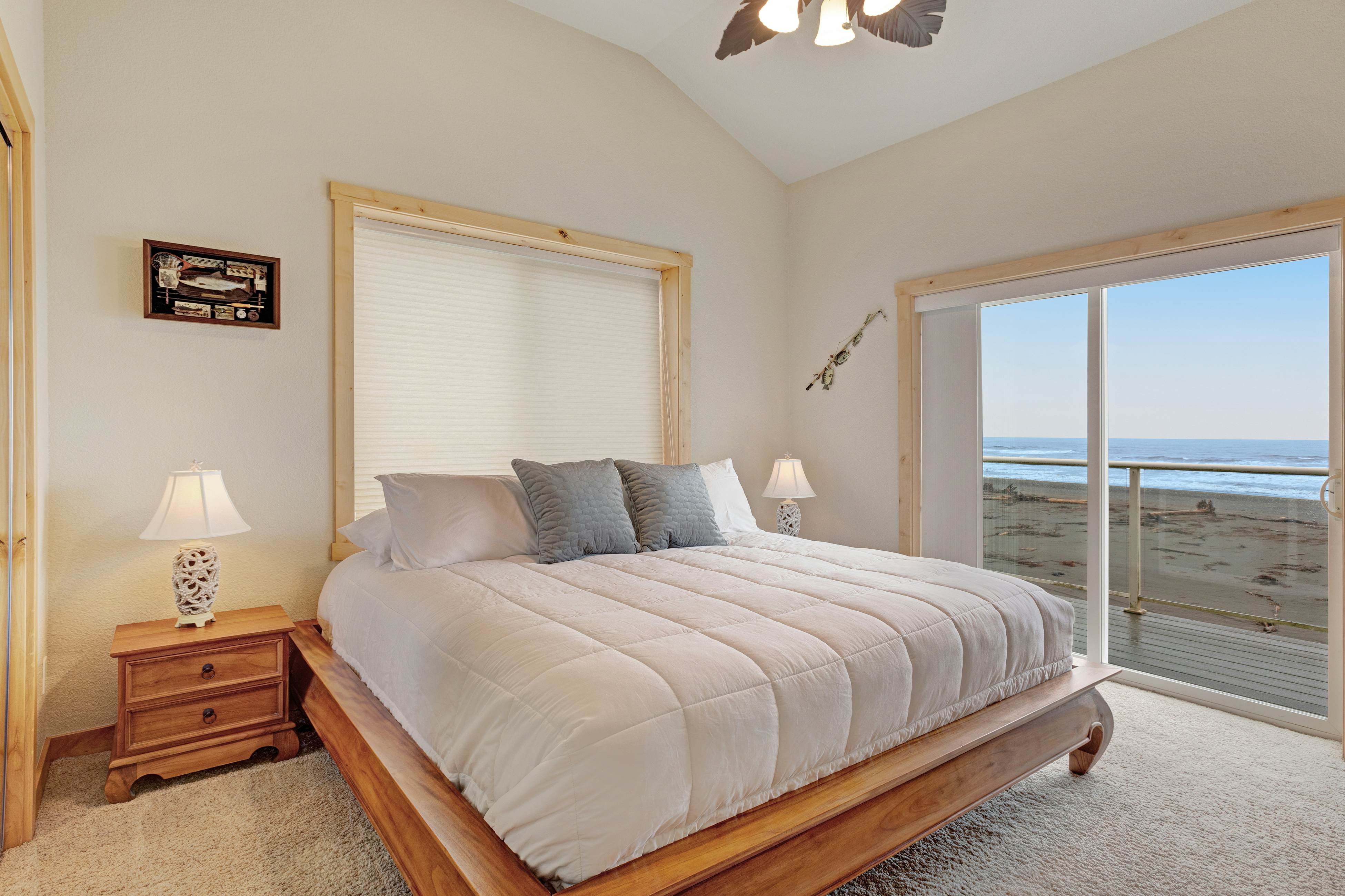 Sunset Beach House 3 BD Gold Beach, OR Vacation Rental Vacasa