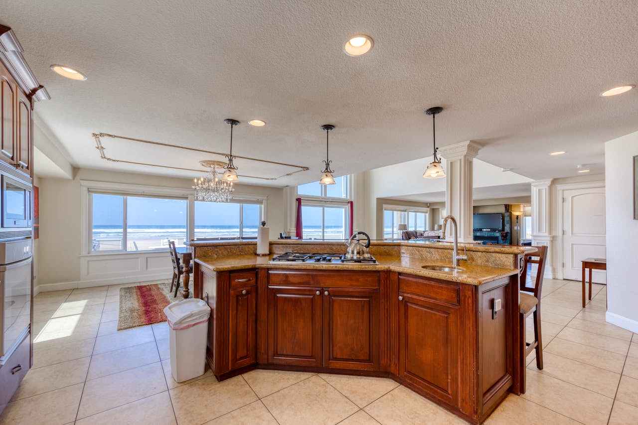 Rockaway Beach Villa 6 Bd Vacation Al In Or Vacation Al In Rockaway Beach