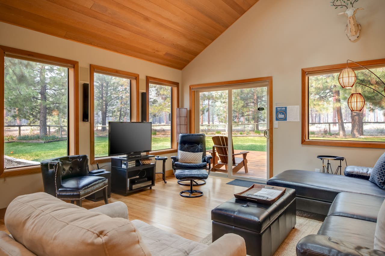 Sisters Tollgate Retreat with Hot Tub & WiFi 2 BD Sisters, OR