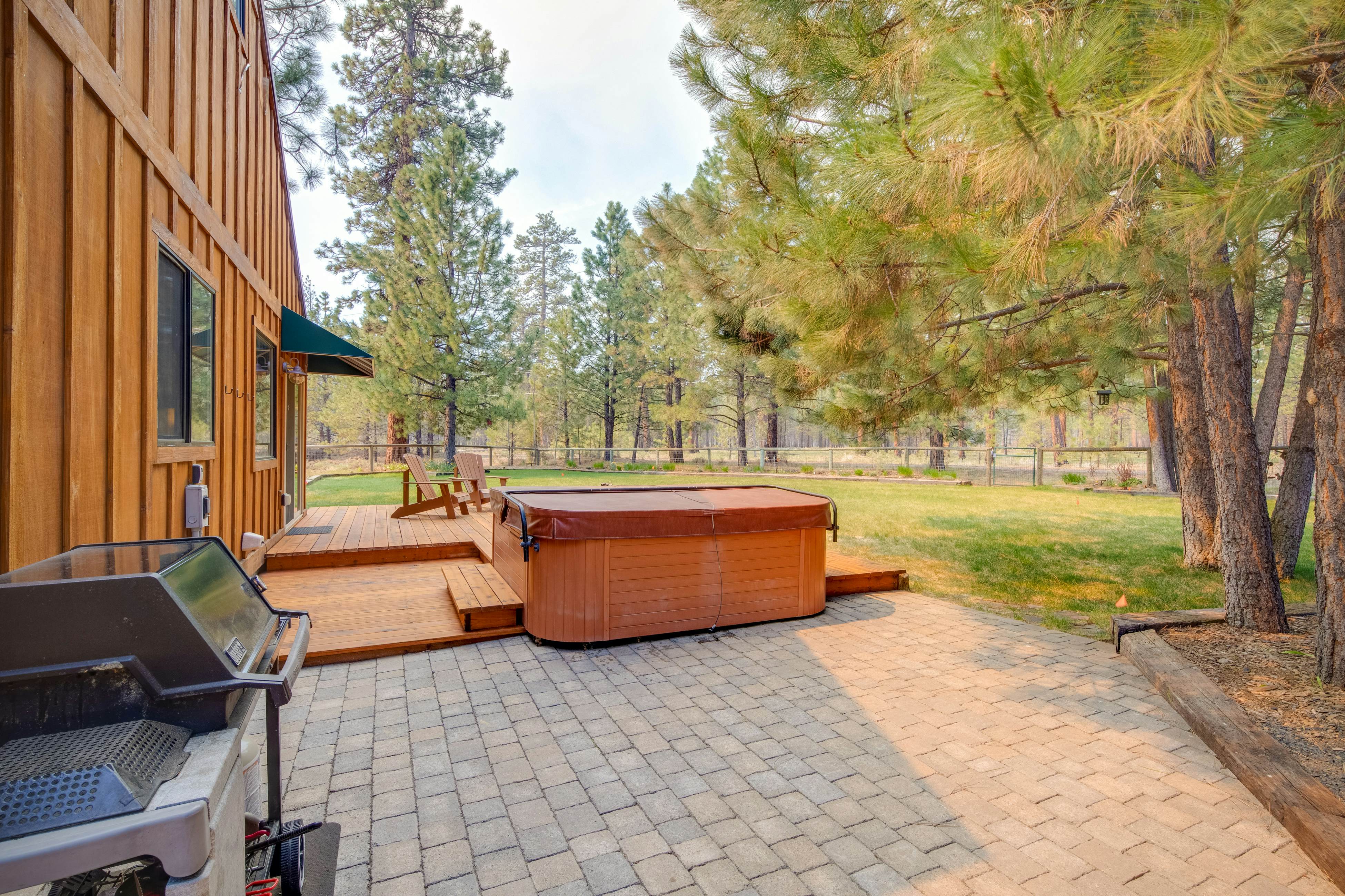 Sisters Tollgate Retreat with Hot Tub & WiFi 2 BD Sisters, OR