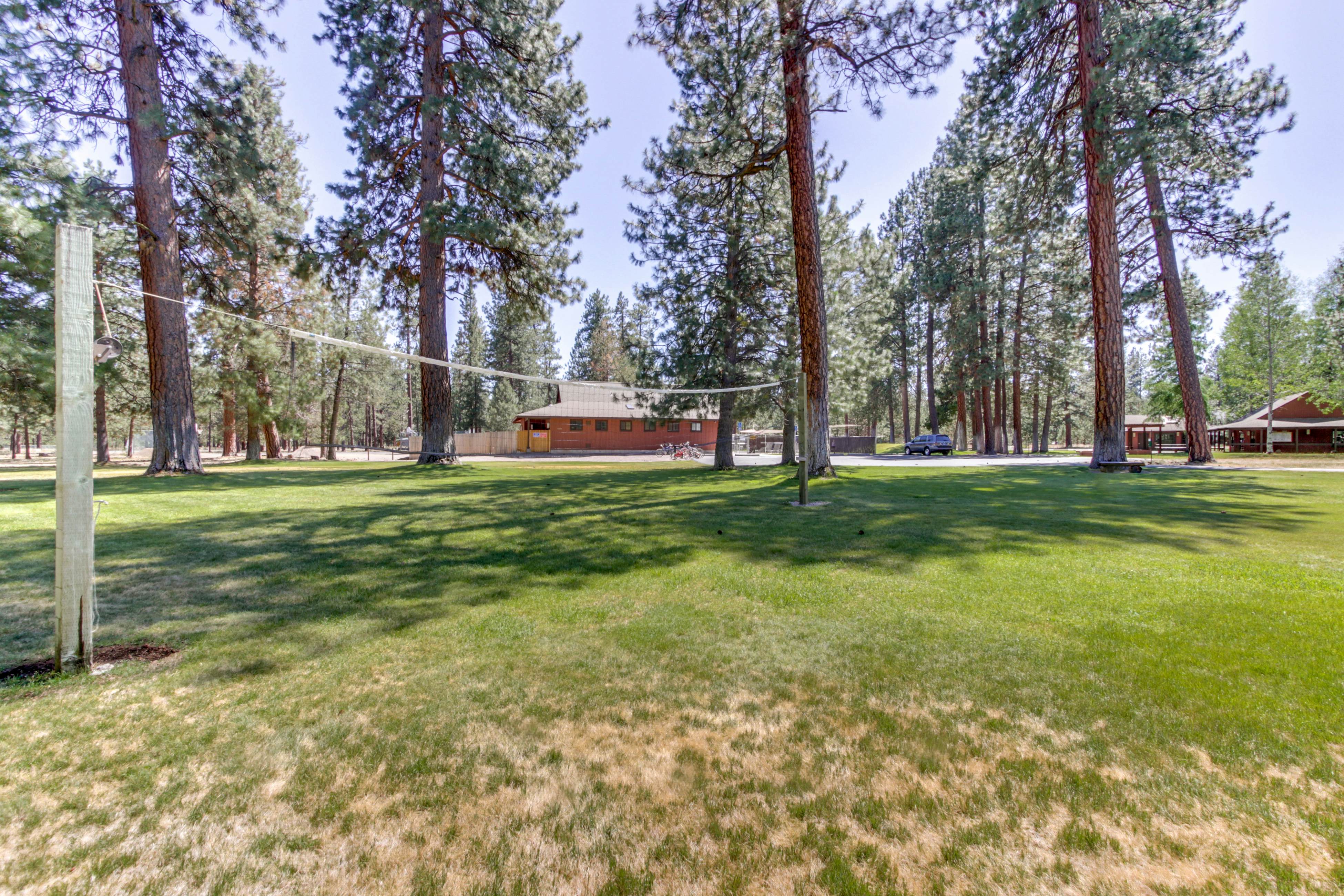 Sisters Tollgate Retreat with Hot Tub & WiFi 2 BD Sisters, OR