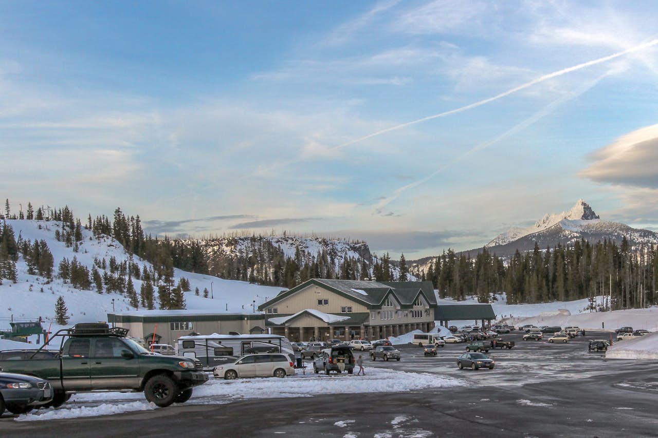 Sisters Tollgate Retreat with Hot Tub & WiFi 2 BD Vacation Rental in