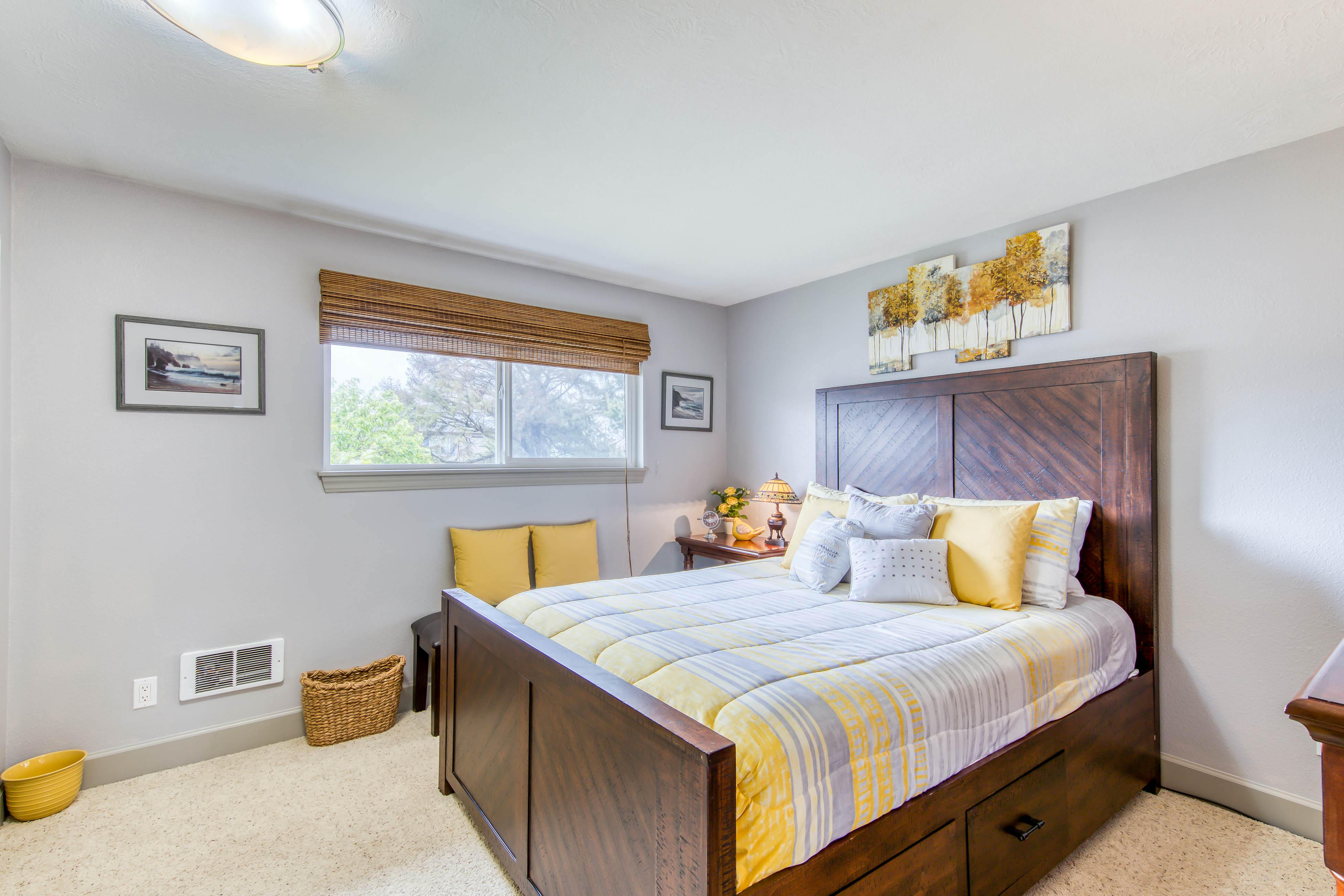 RiverWalk Cozy Condo 2 BD Seaside, OR Vacation Rental Vacasa