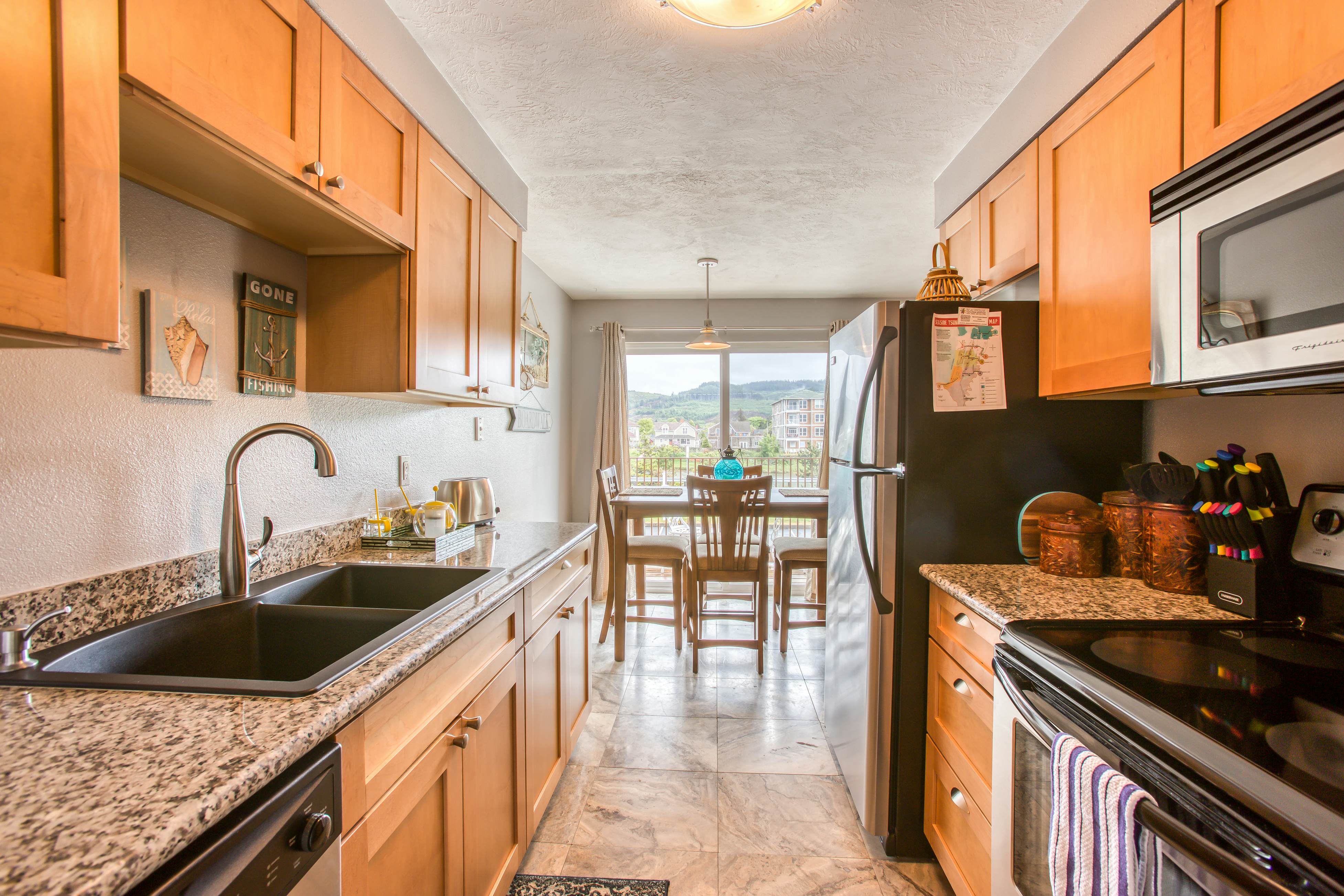 RiverWalk Cozy Condo 2 BD Seaside, OR Vacation Rental Vacasa