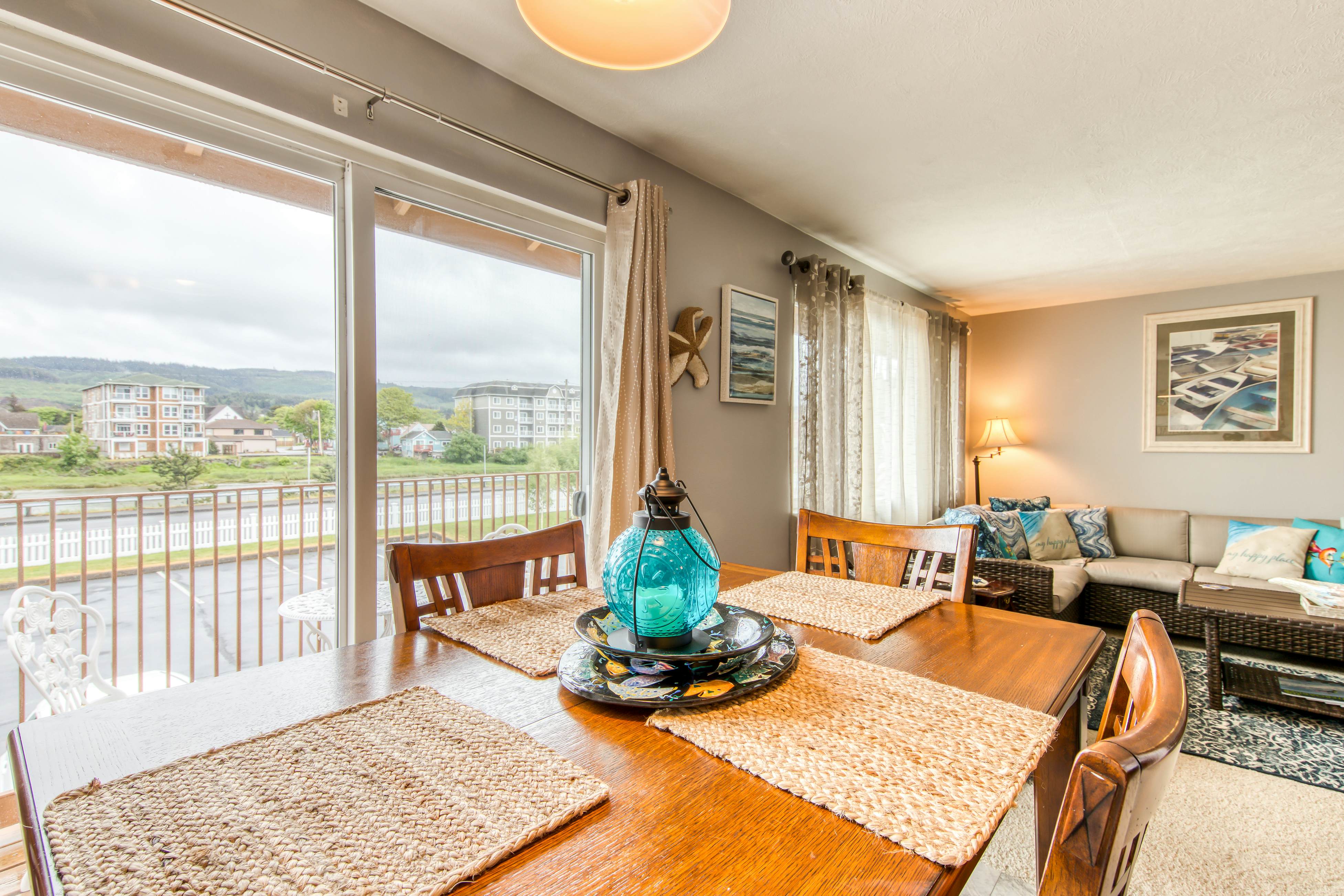 RiverWalk Cozy Condo 2 BD Seaside, OR Vacation Rental Vacasa