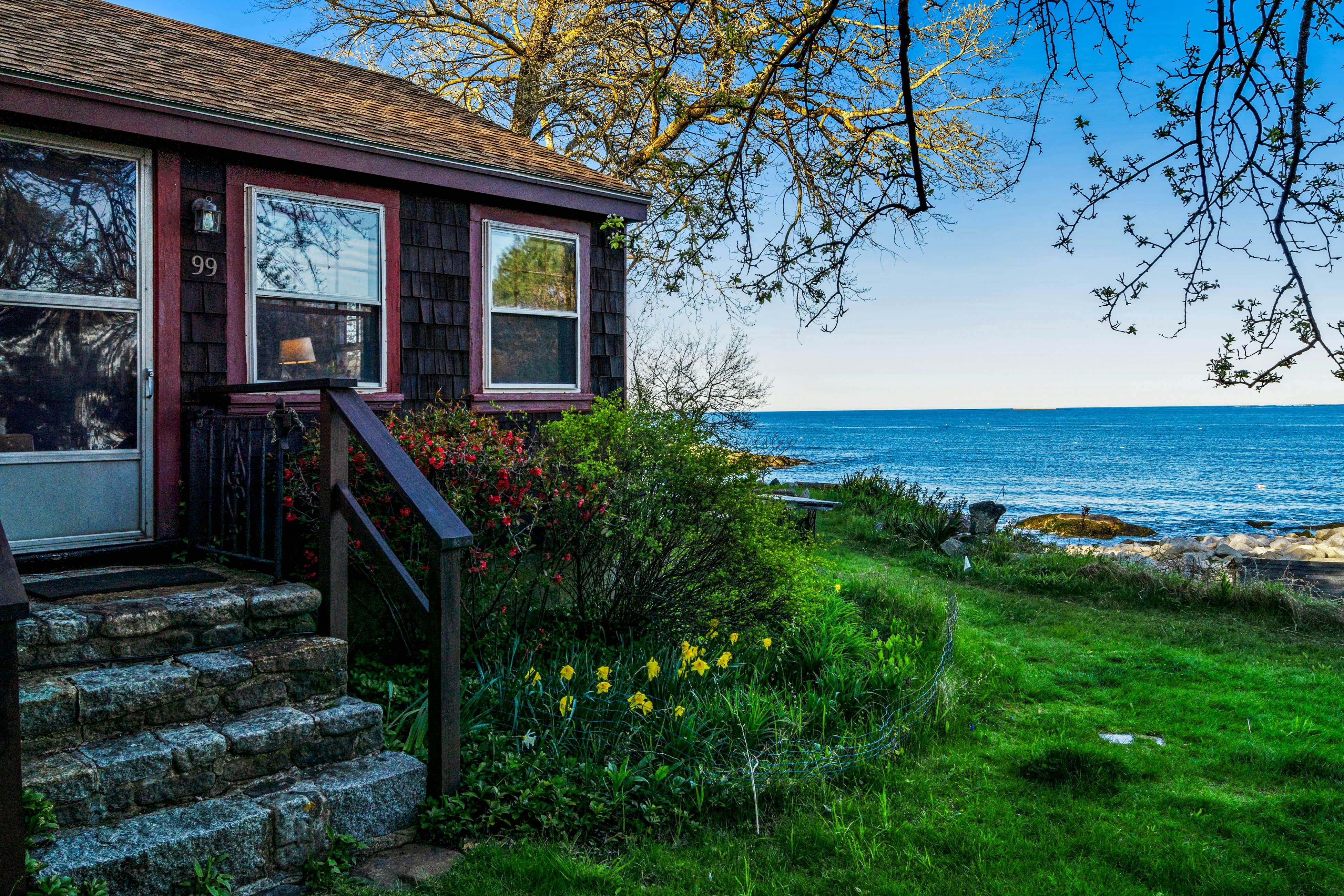 Rustic Rockport Cottage