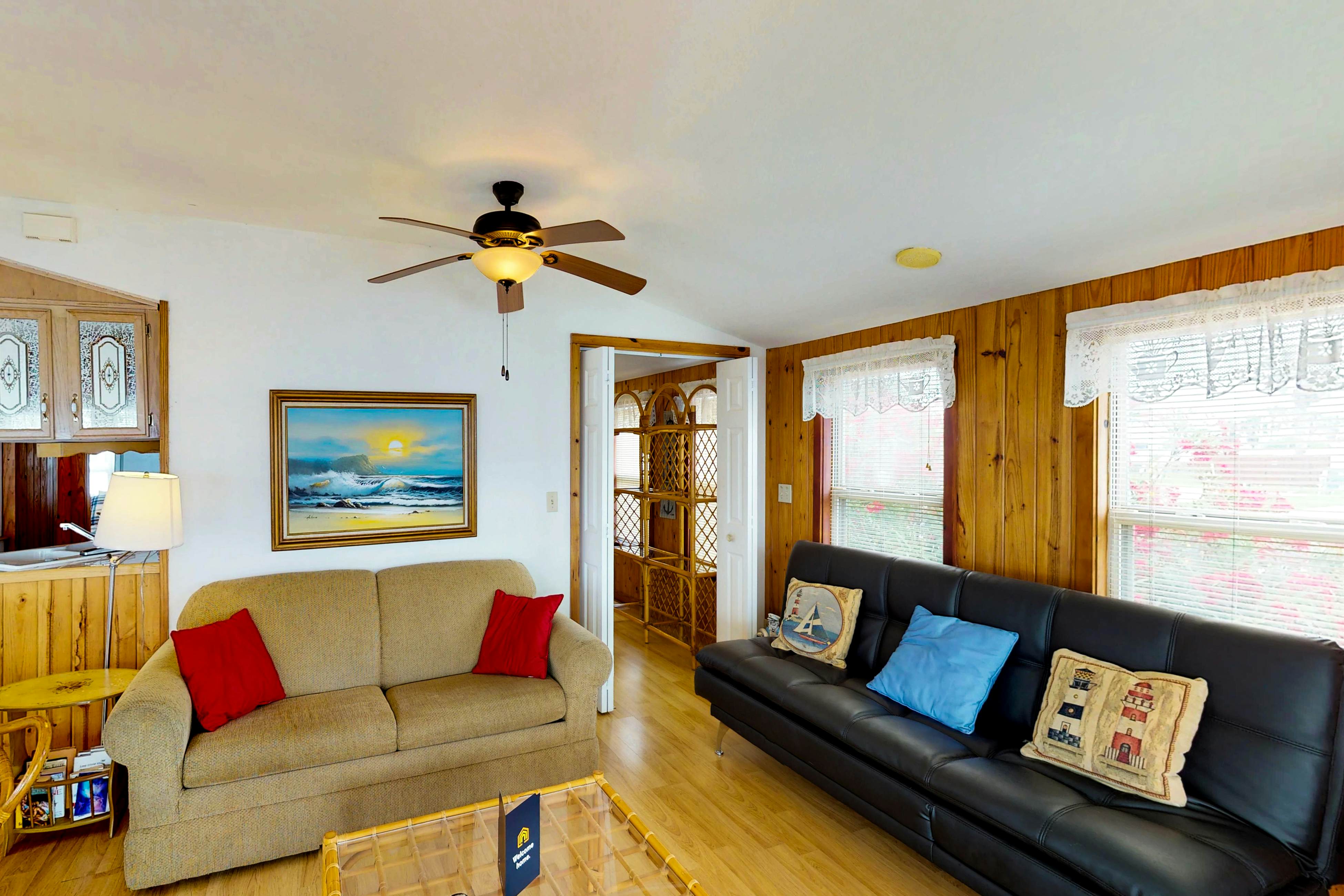 Long Island Village 214 Bonnet