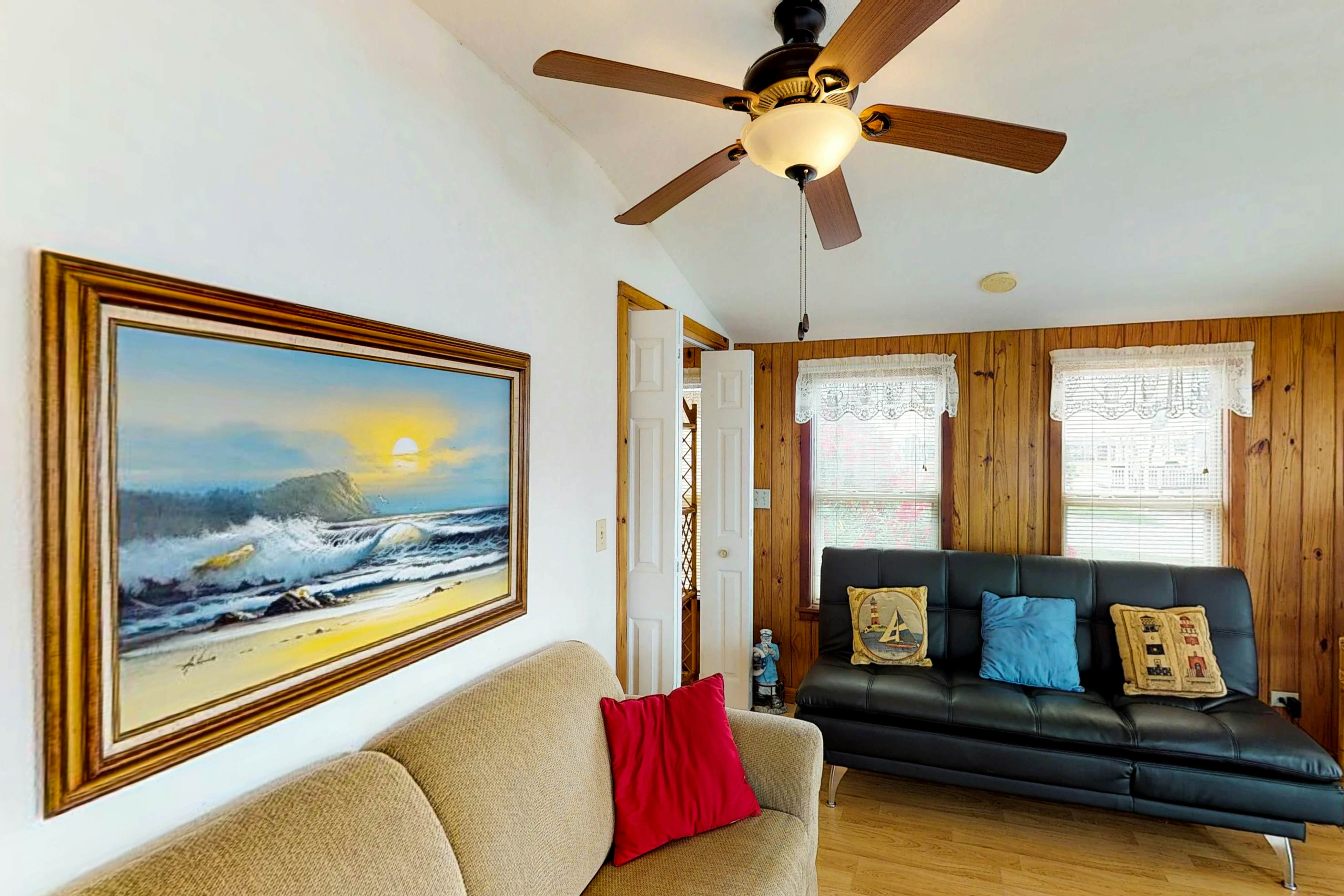 Long Island Village 214 Bonnet