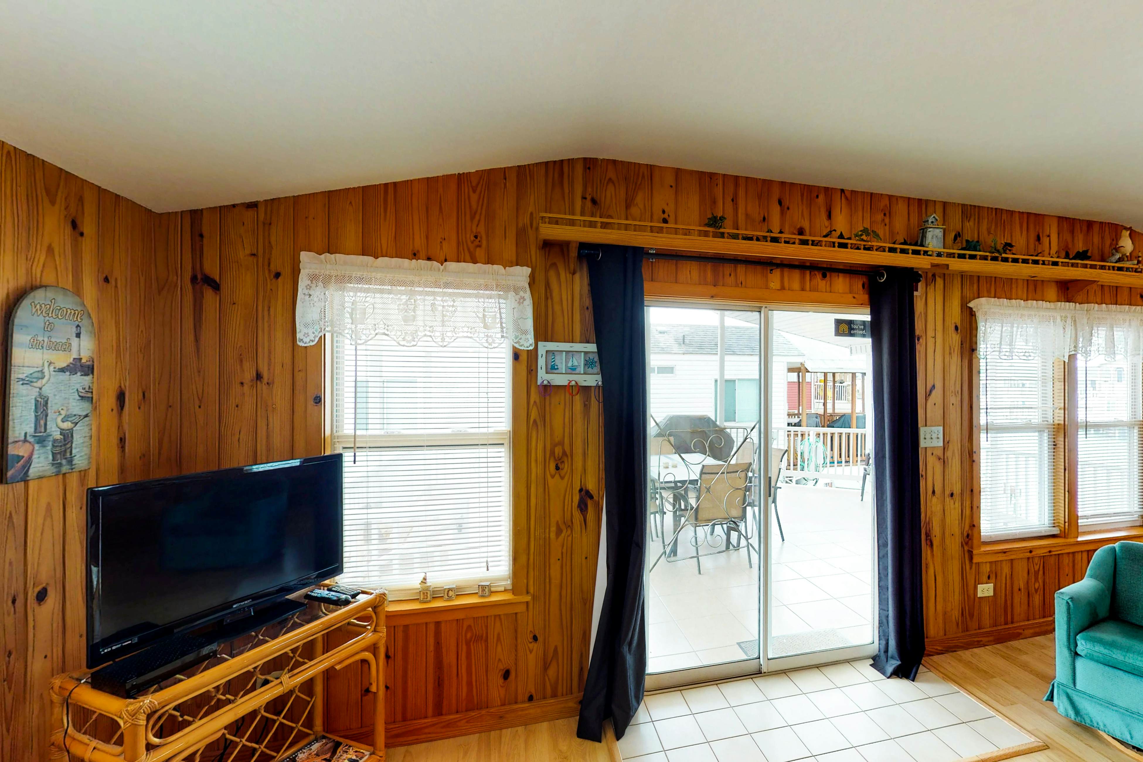 Long Island Village 214 Bonnet