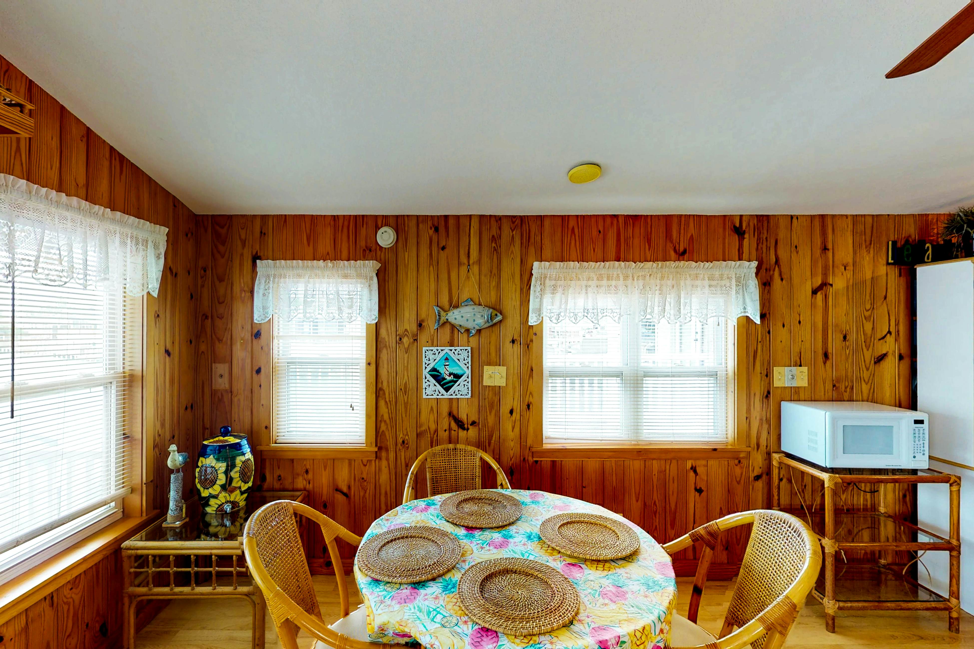 Long Island Village 214 Bonnet