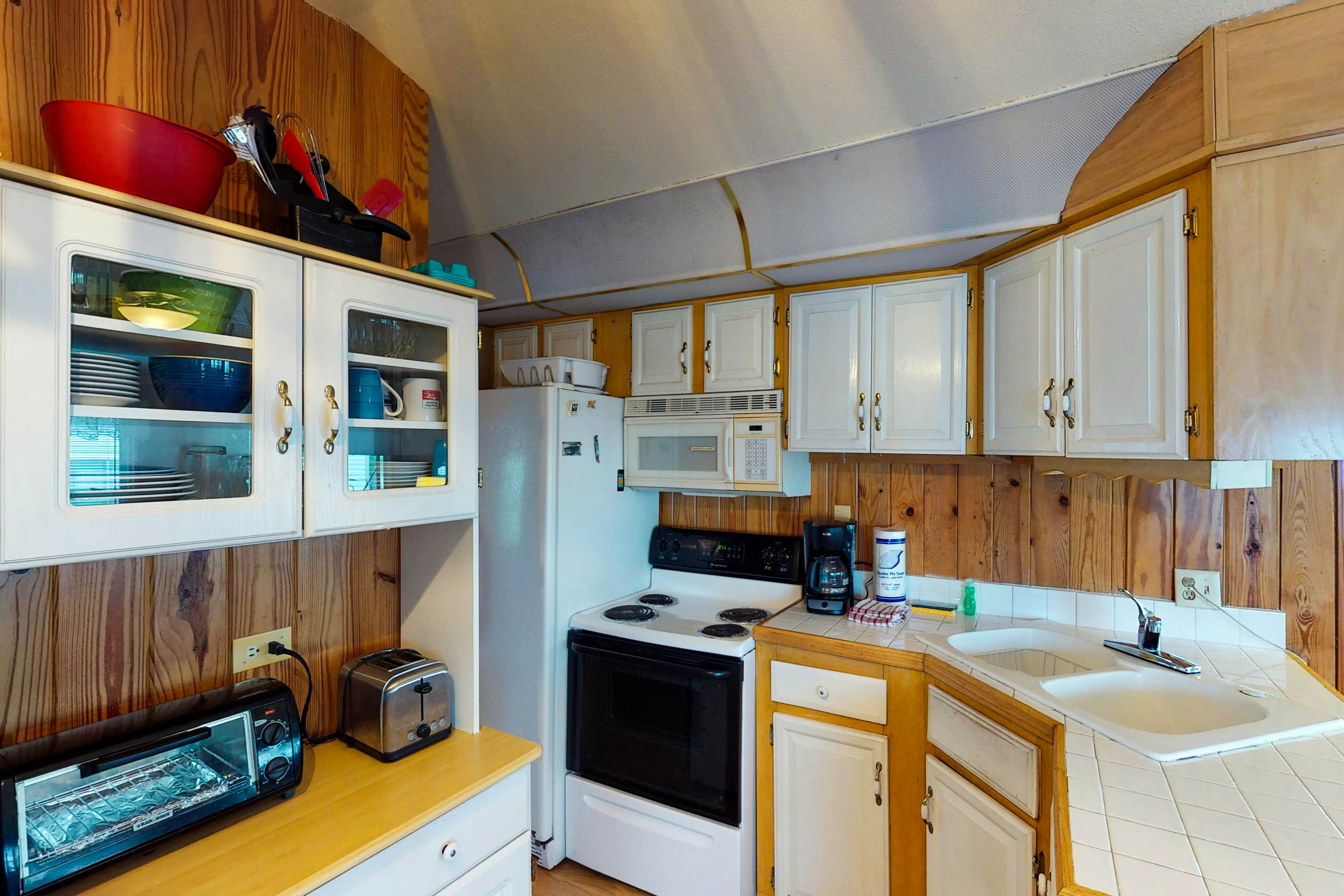 Long Island Village 214 Bonnet