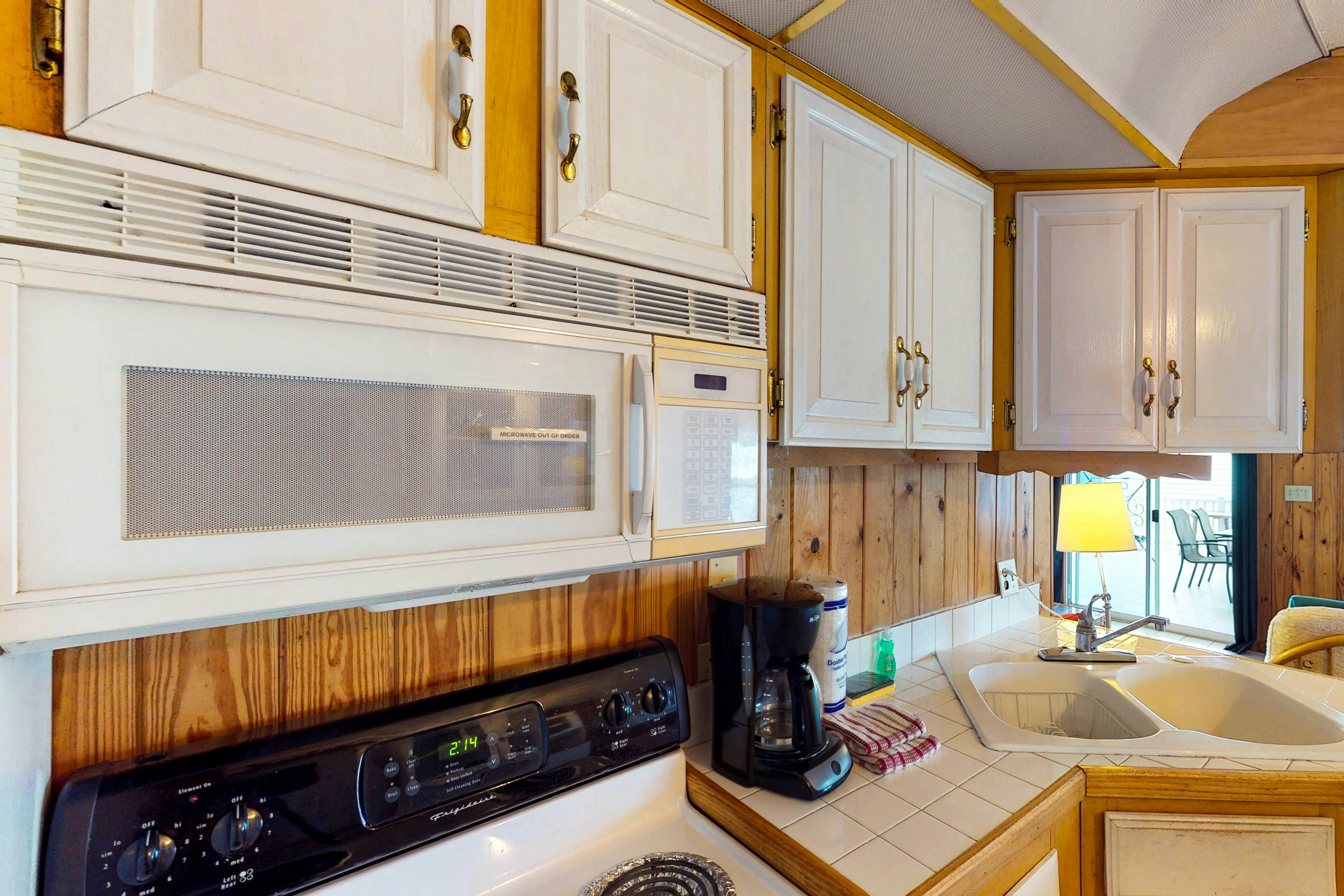 Long Island Village 214 Bonnet