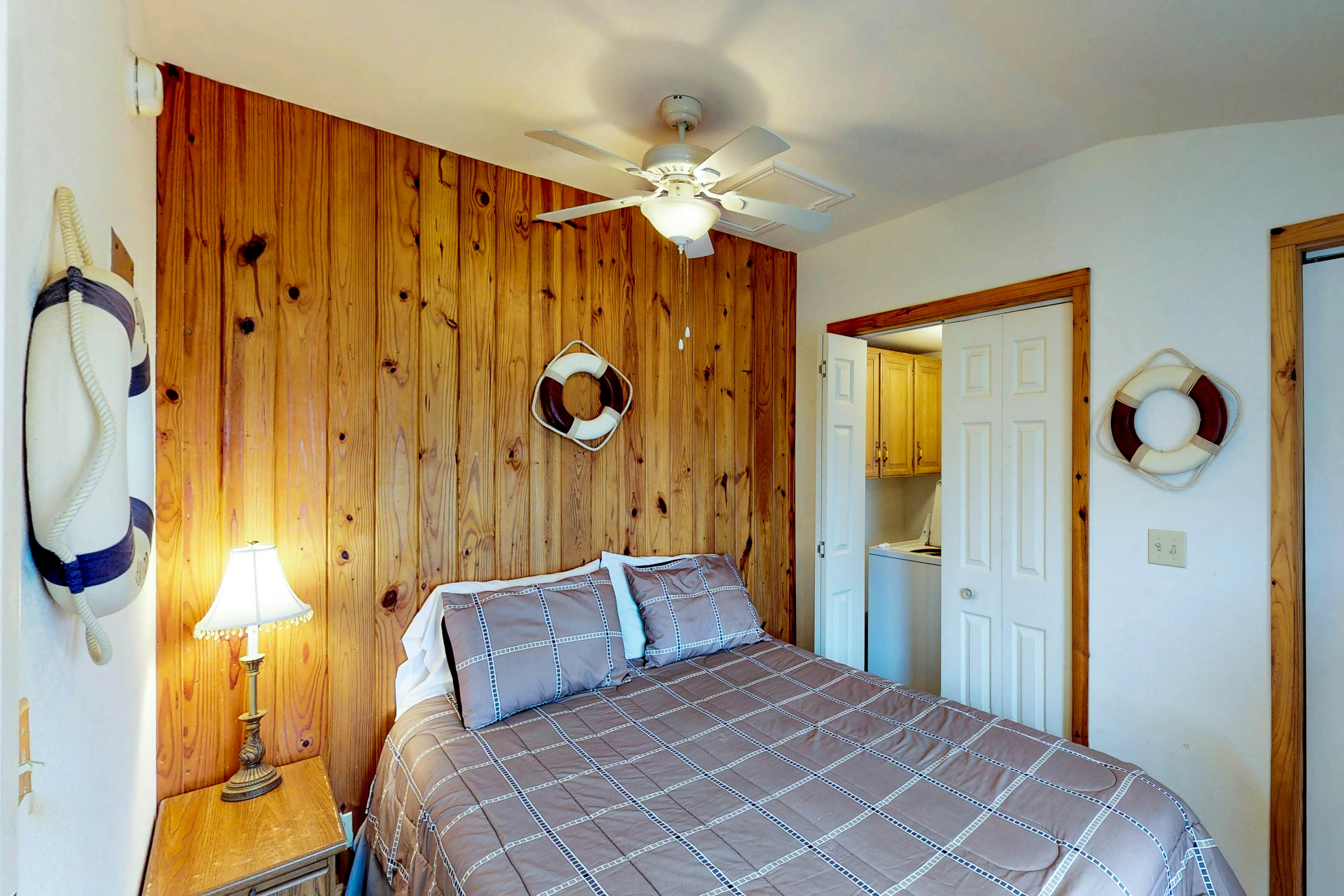 Long Island Village 214 Bonnet