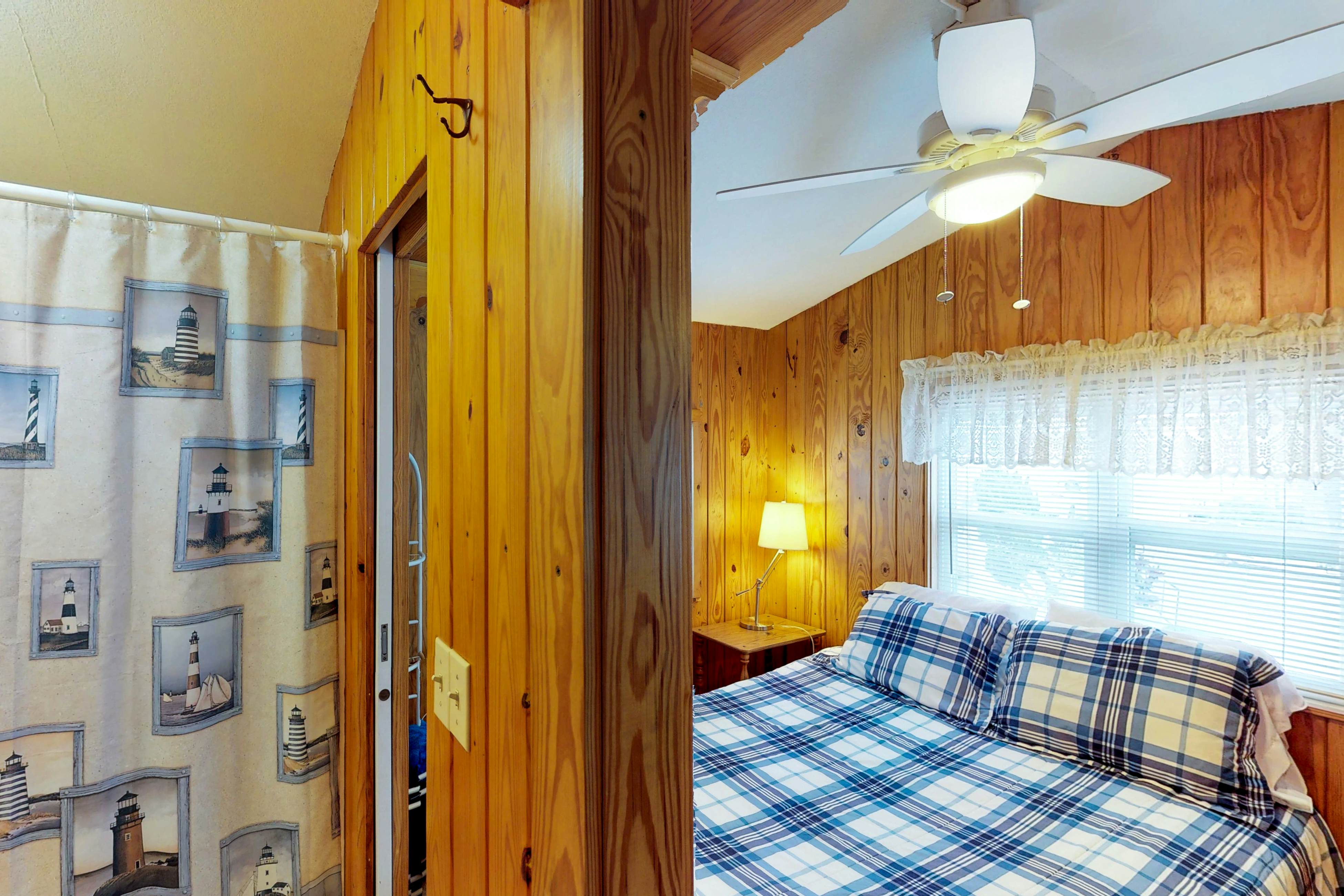 Long Island Village 214 Bonnet