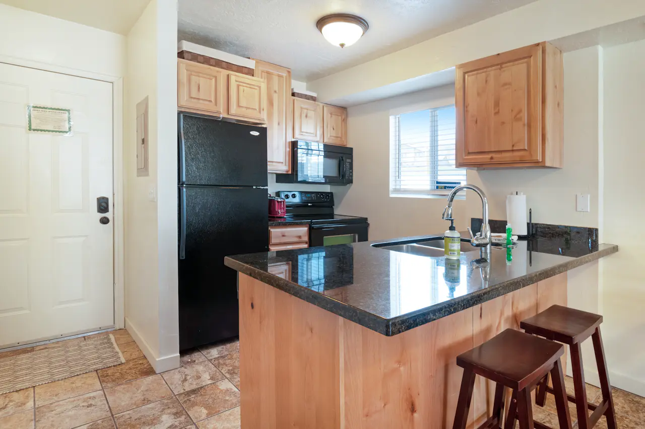 Harbor Village 14Plex Condo 120 1 BD Vacation Rental in Garden City