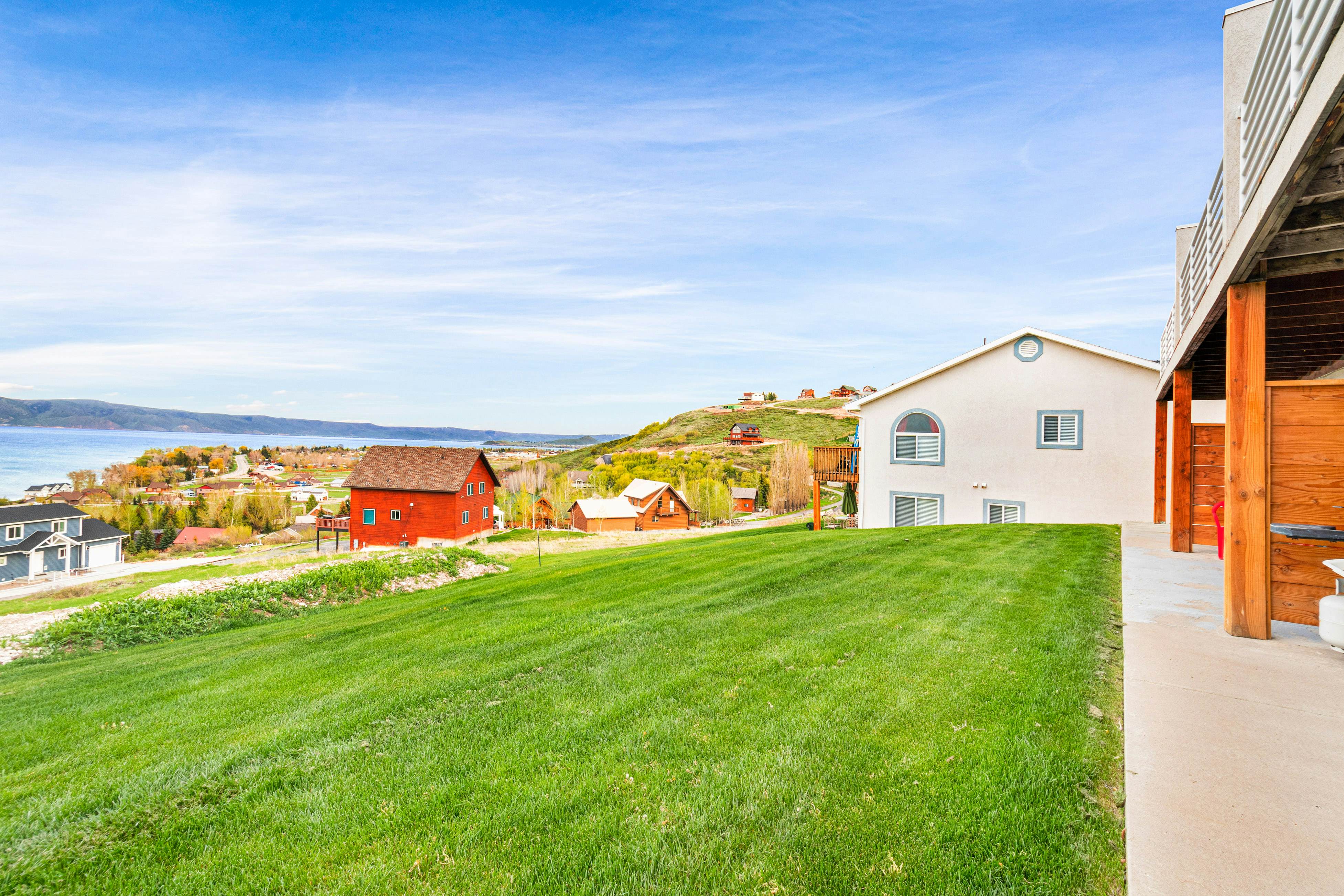 Harbor Village Lakeview Condo 902-3