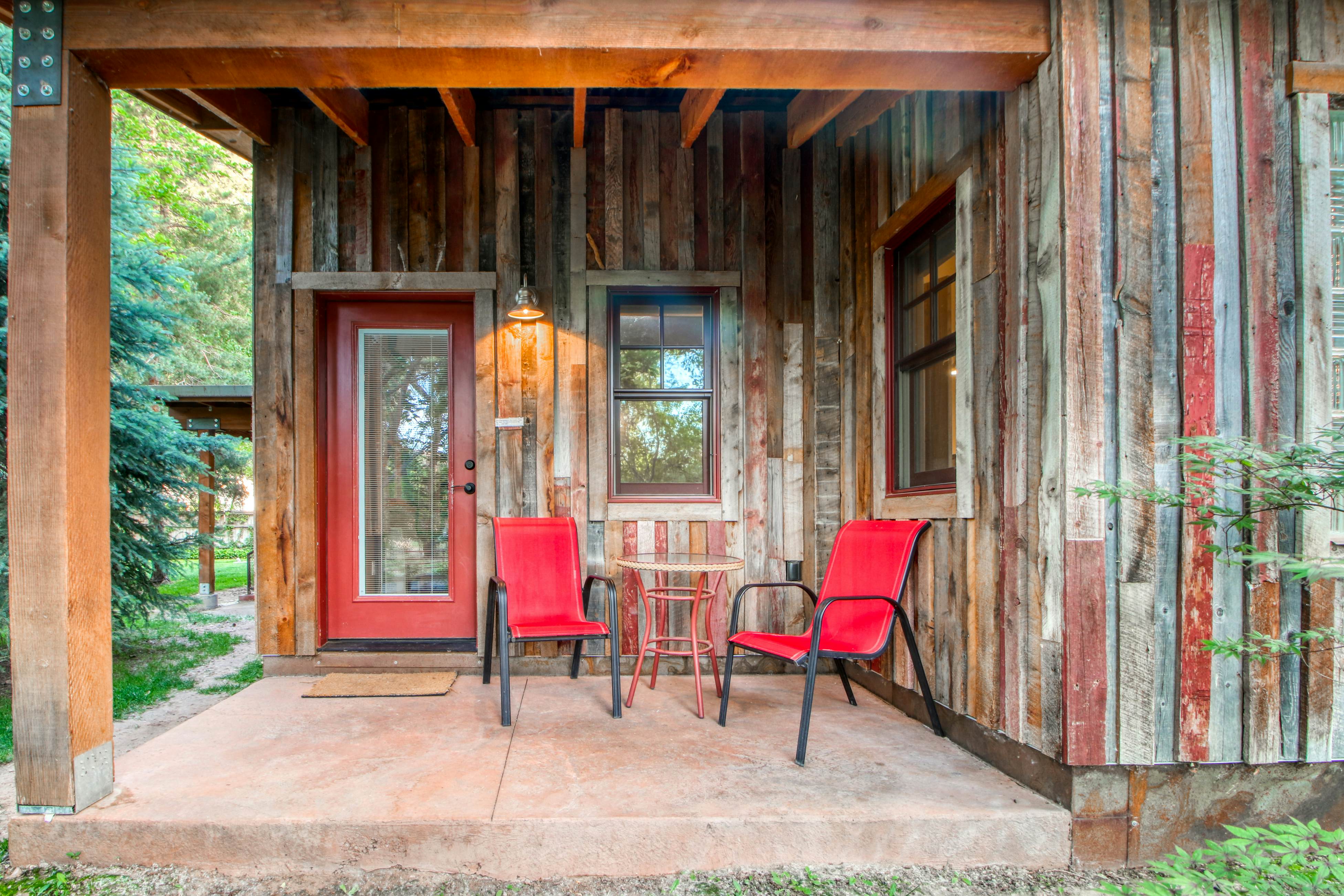 Creekside Cowa-Bungalow