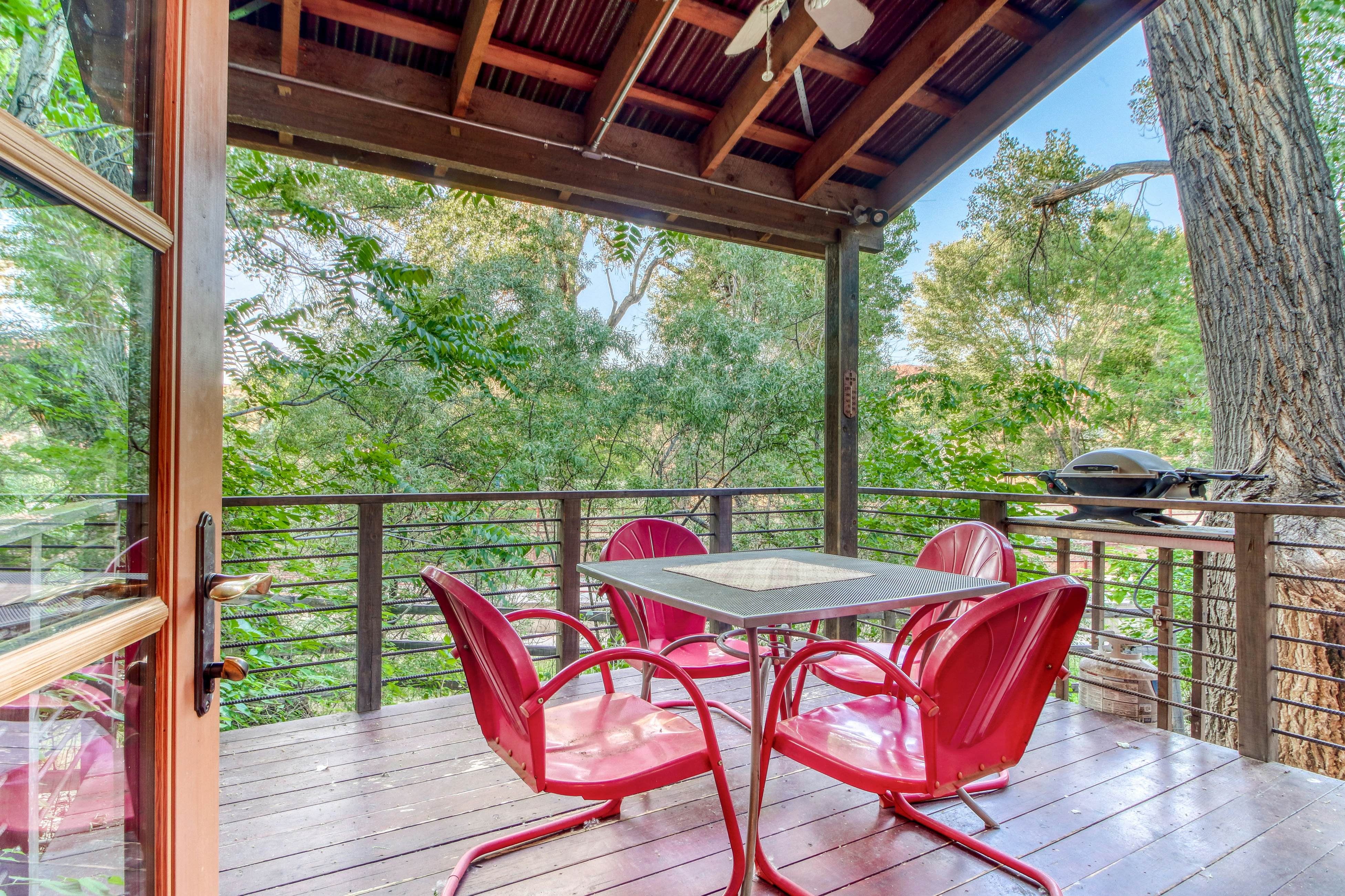 Creekside Guest Cottage