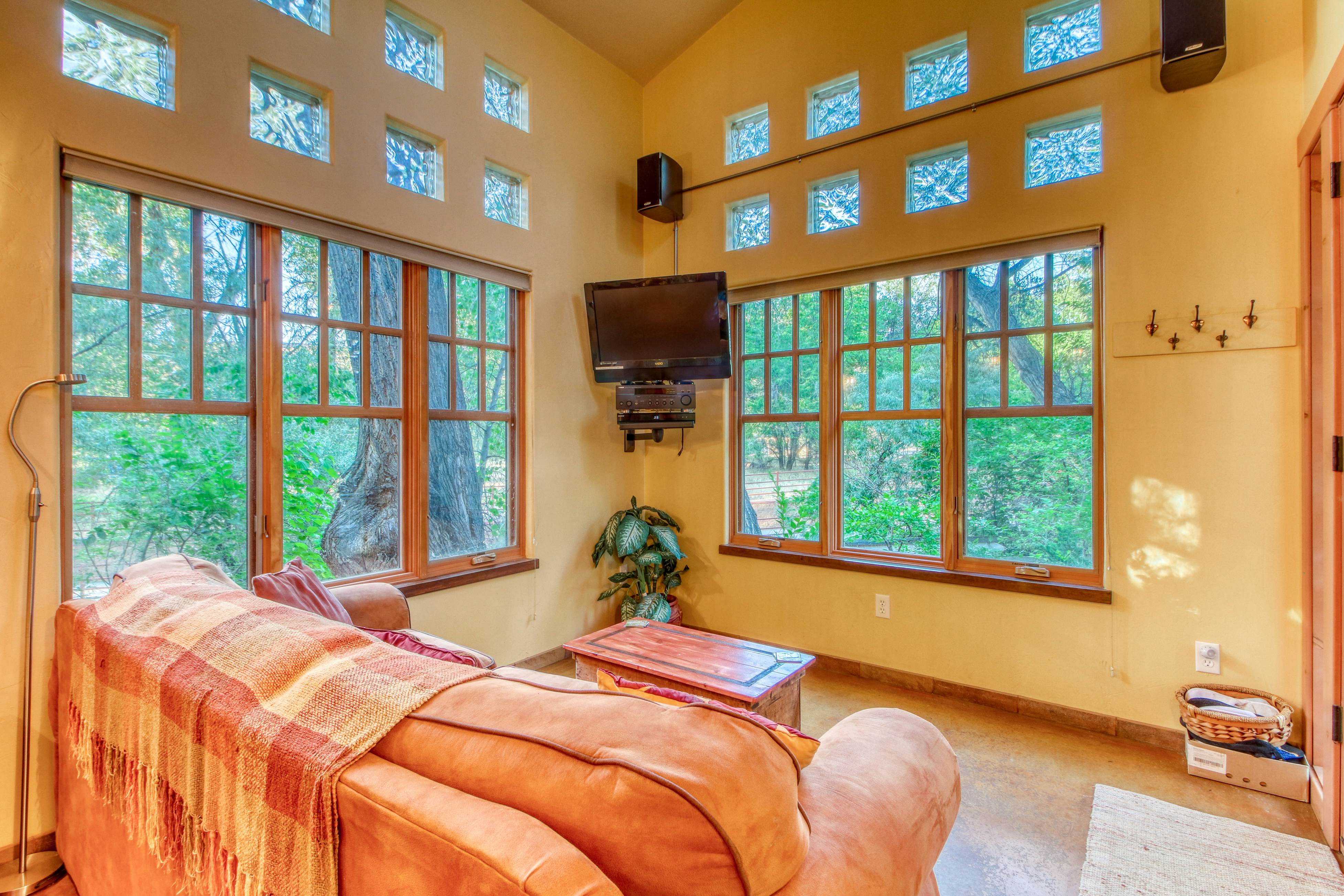 Creekside Guest Cottage