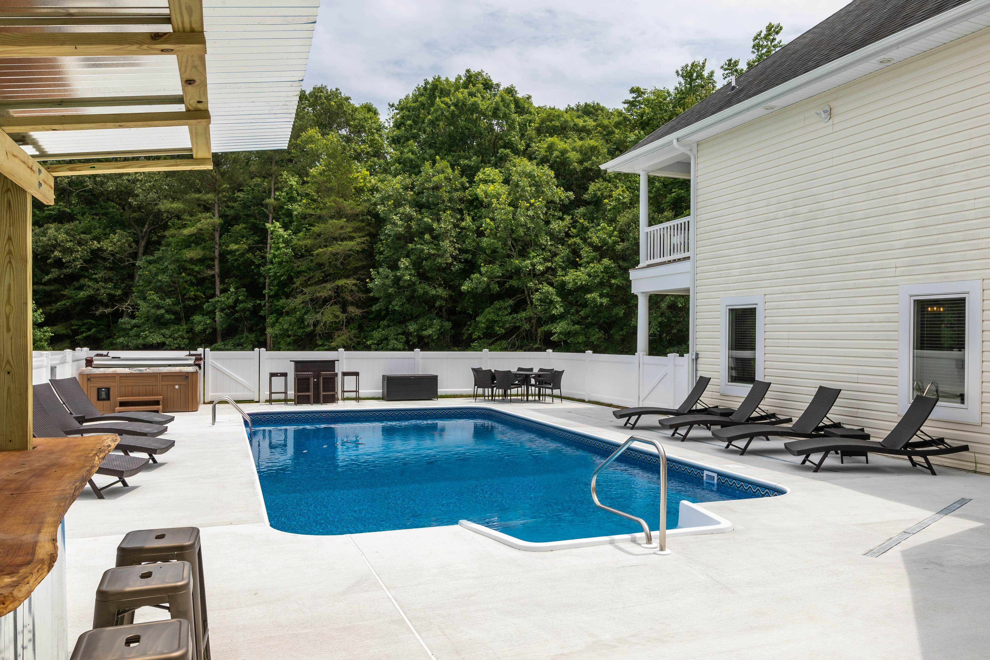 Brooklyn Meadows The Manor 6 BD Berlin, MD Vacation Rental Vacasa