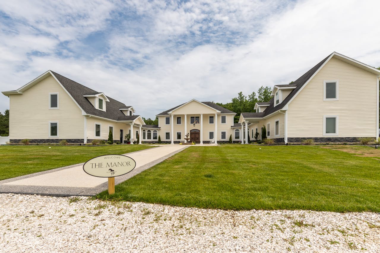 Brooklyn Meadows The Manor 6 BD Berlin, MD Vacation Rental Vacasa