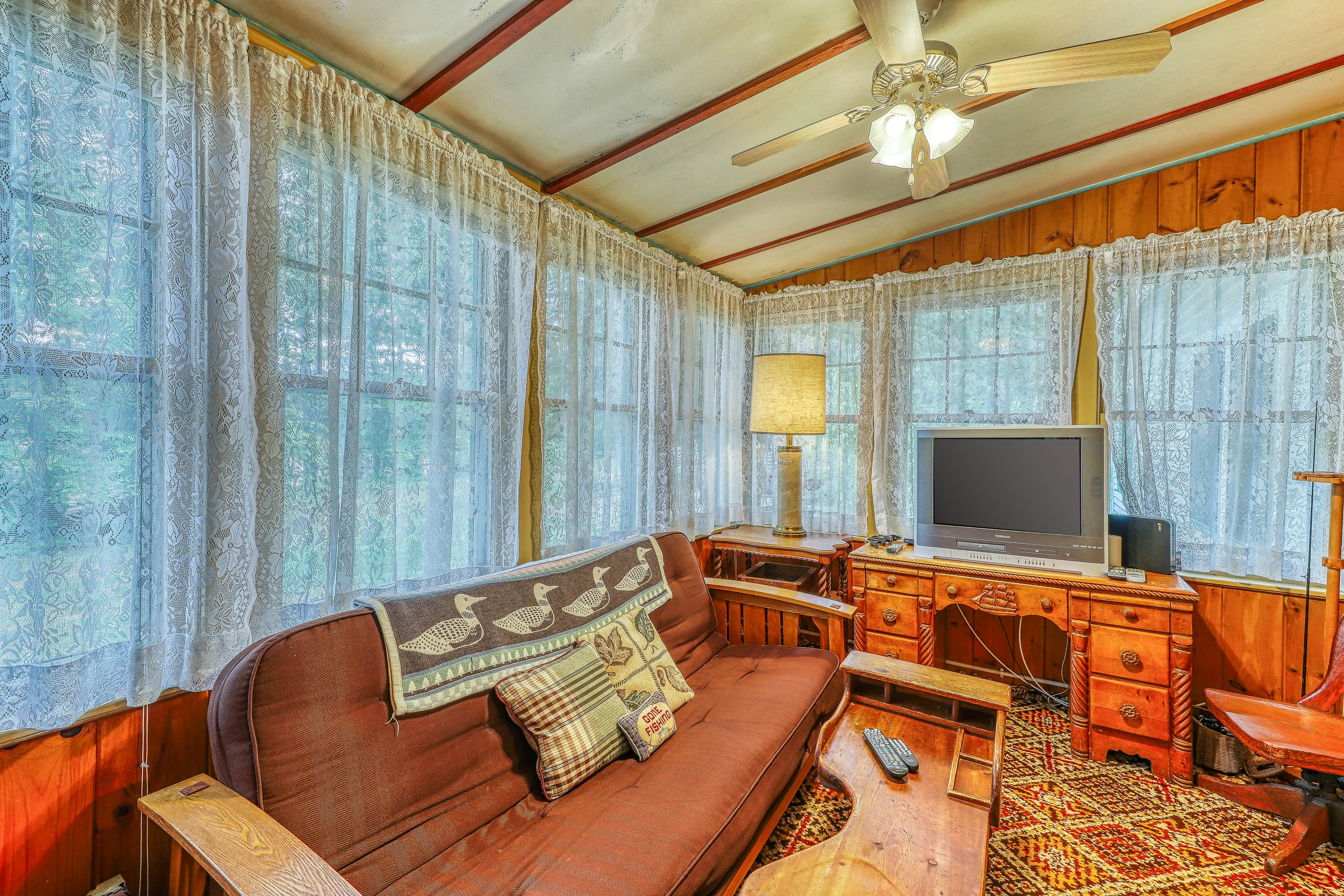 The Lakeside White House