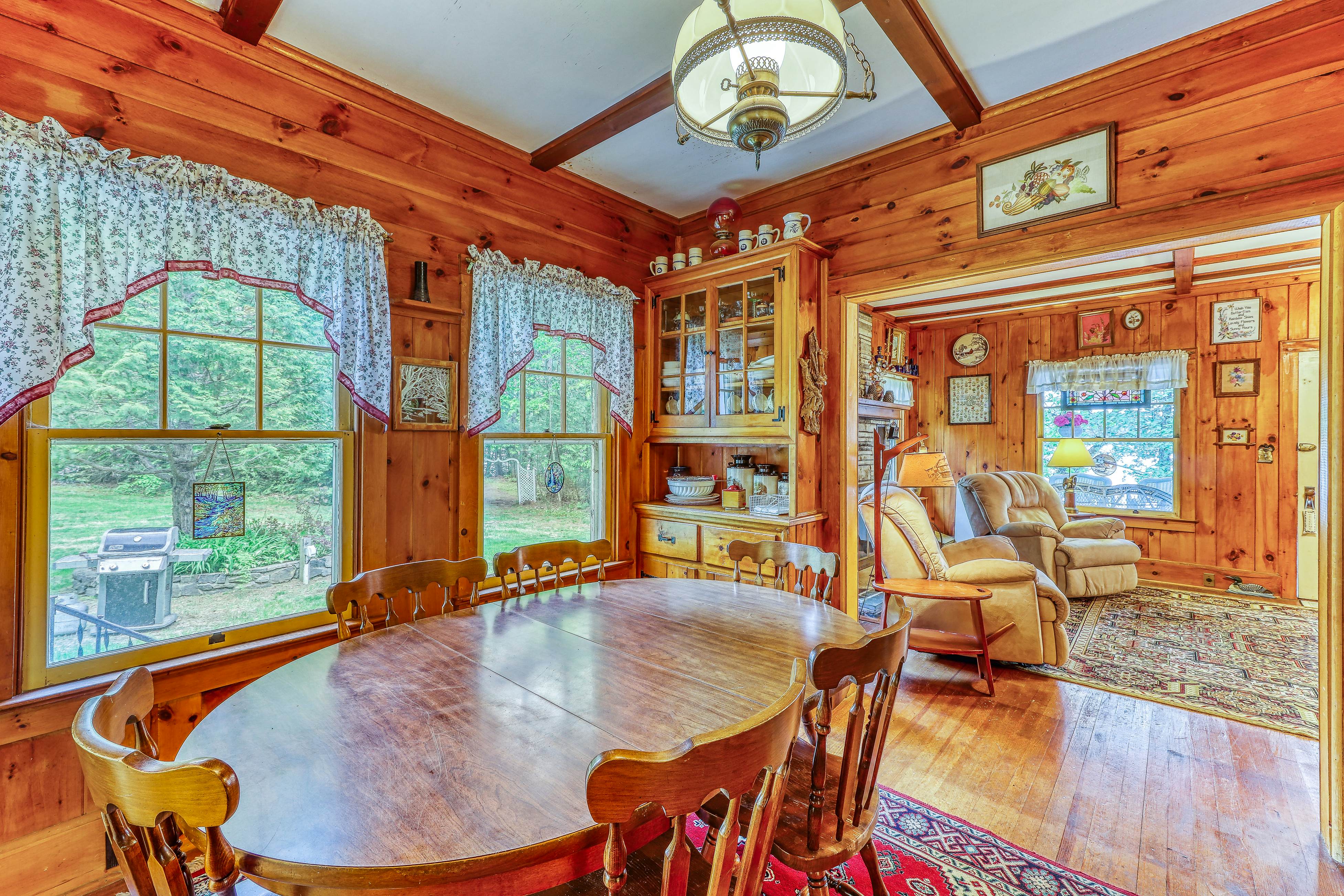 The Lakeside White House