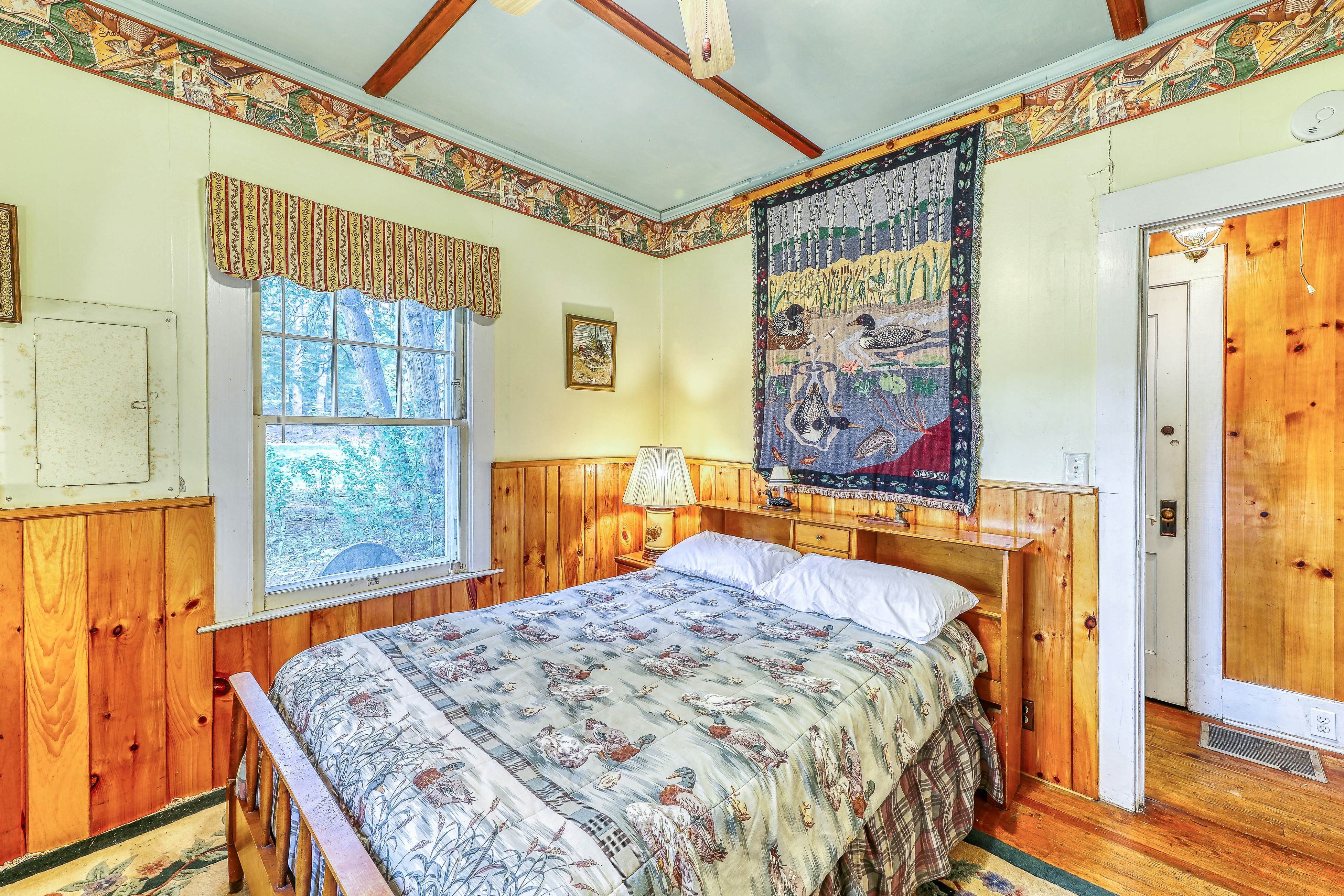 The Lakeside White House