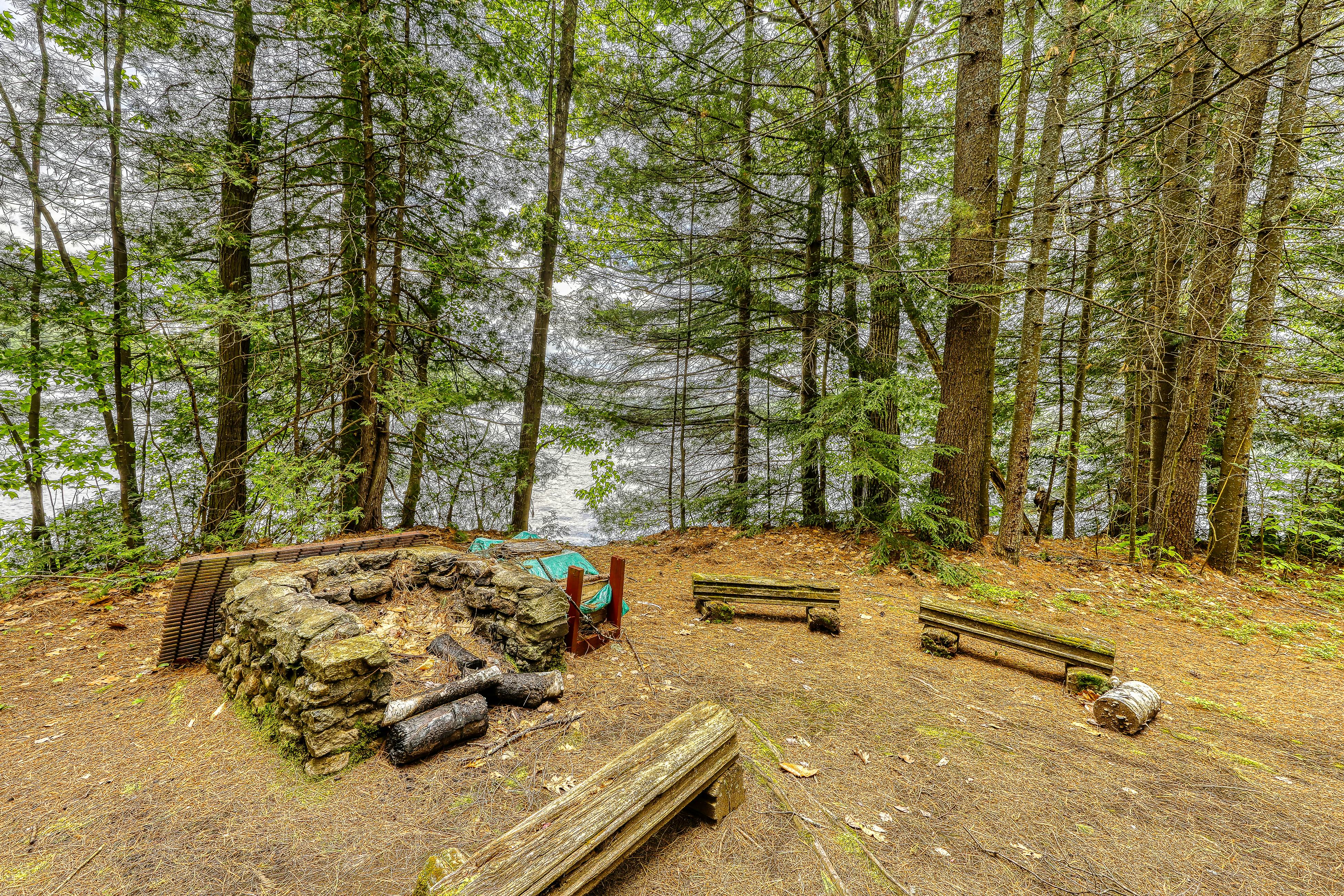 The Lakeside White House