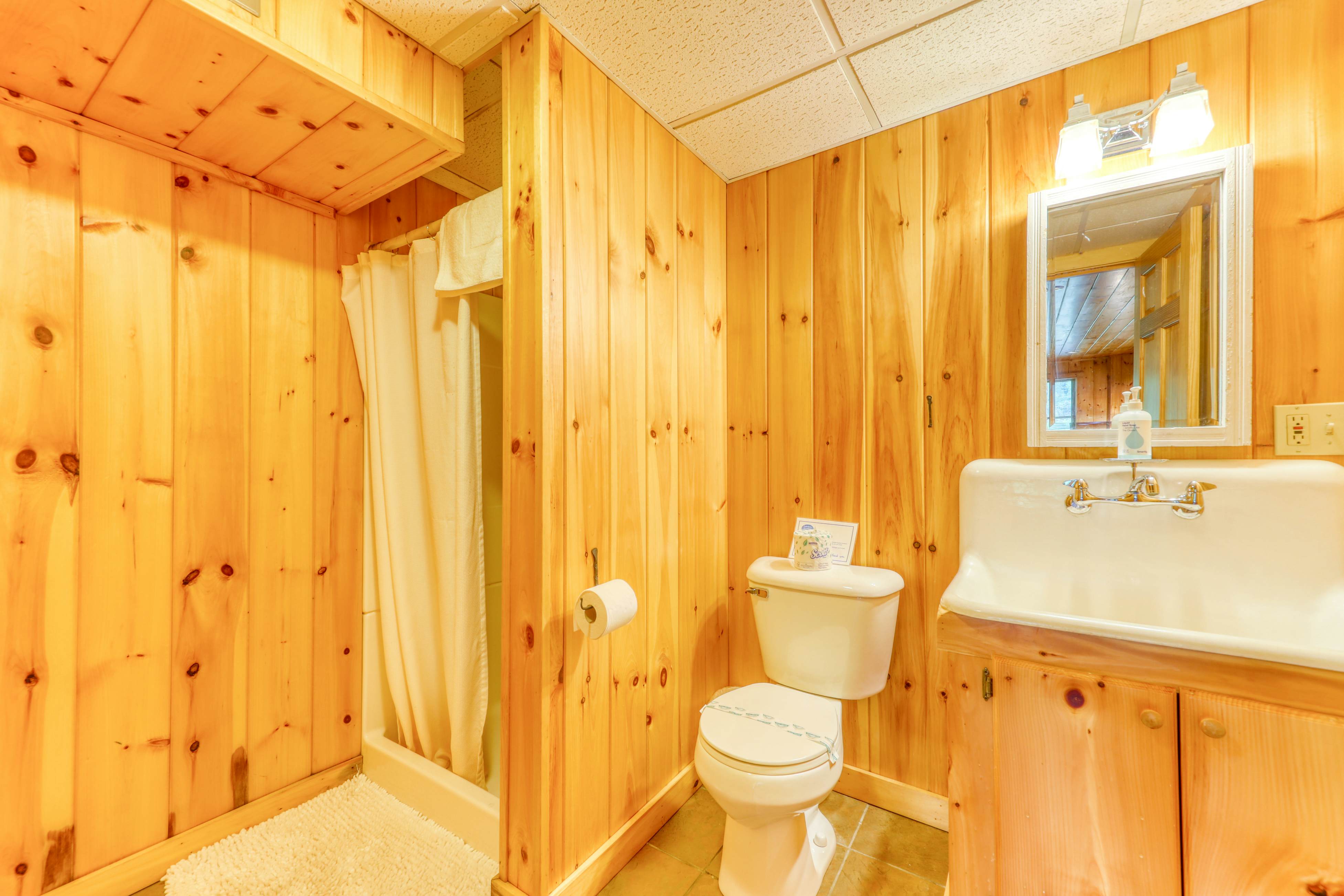 Franconia Range View 2 BD Franconia, NH Vacation Rental Vacasa