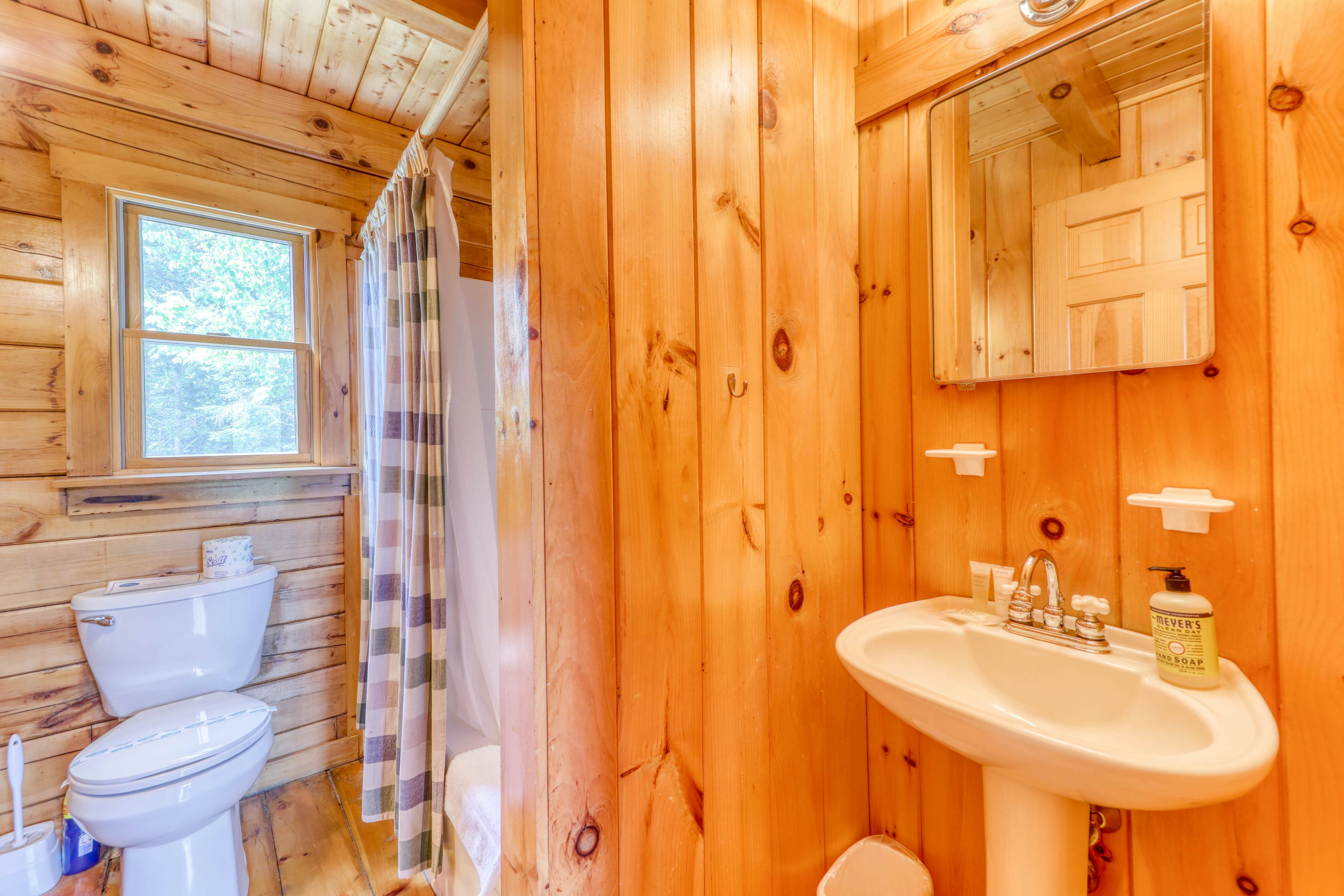 Franconia Range View 2 BD Franconia, NH Vacation Rental Vacasa