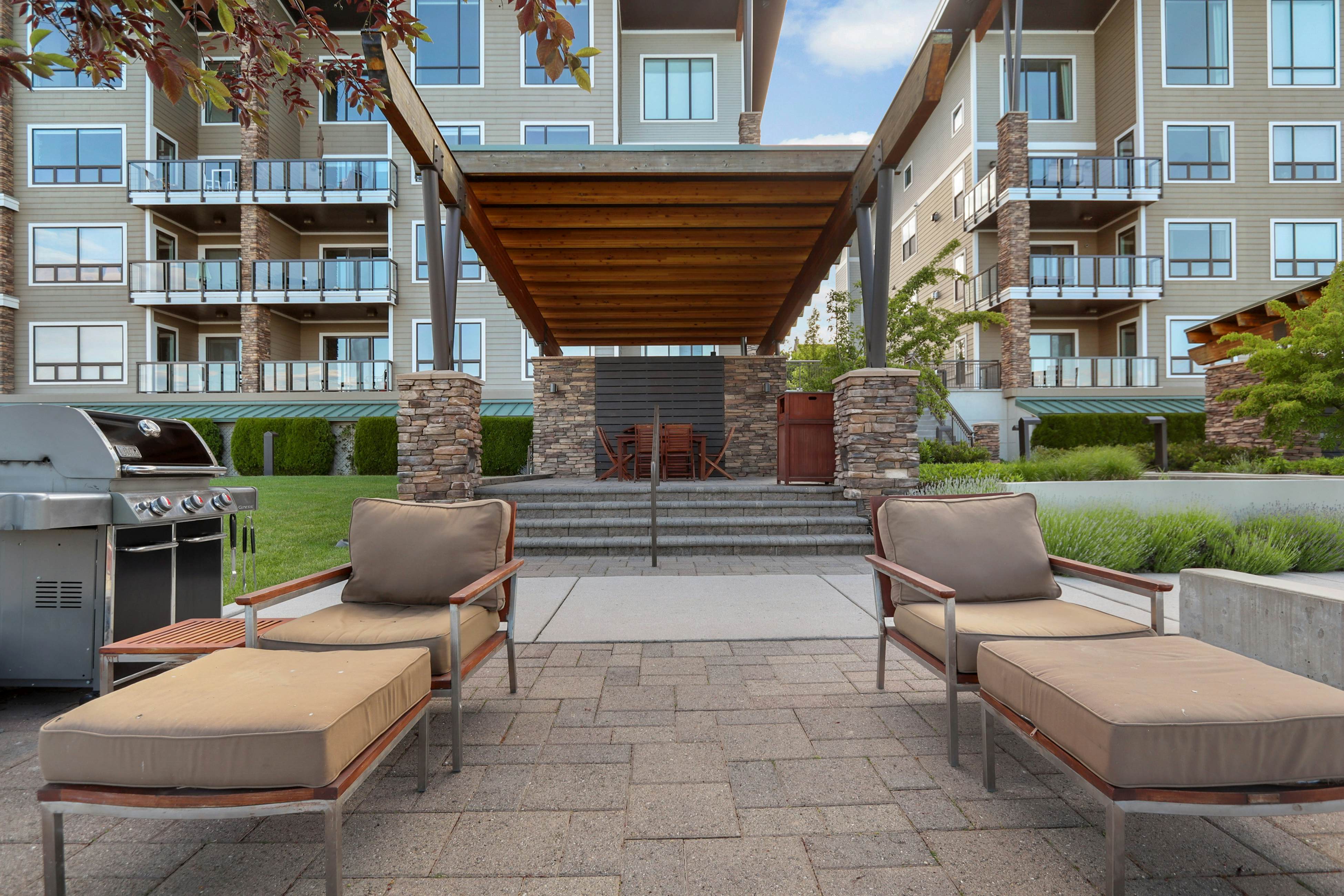 Seasons 331 - Penthouse