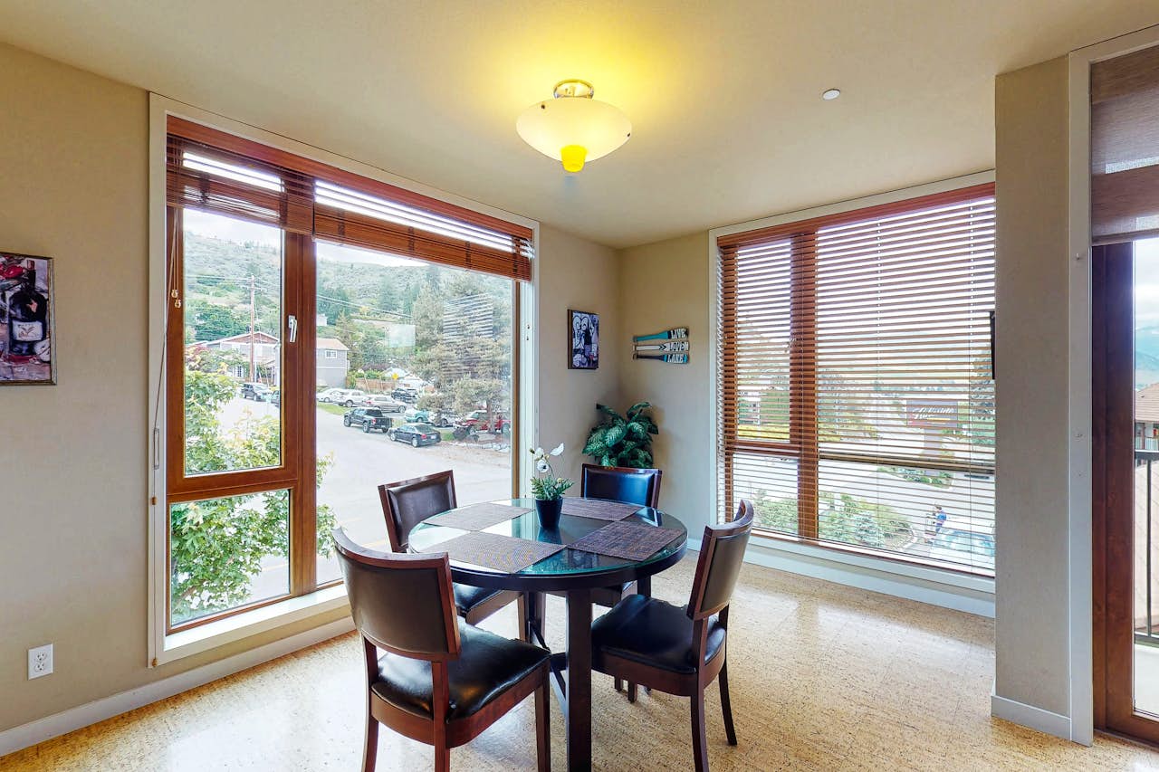 Chelan Resort Suites Comfort by the Lake 201 2 BD Vacation Rental