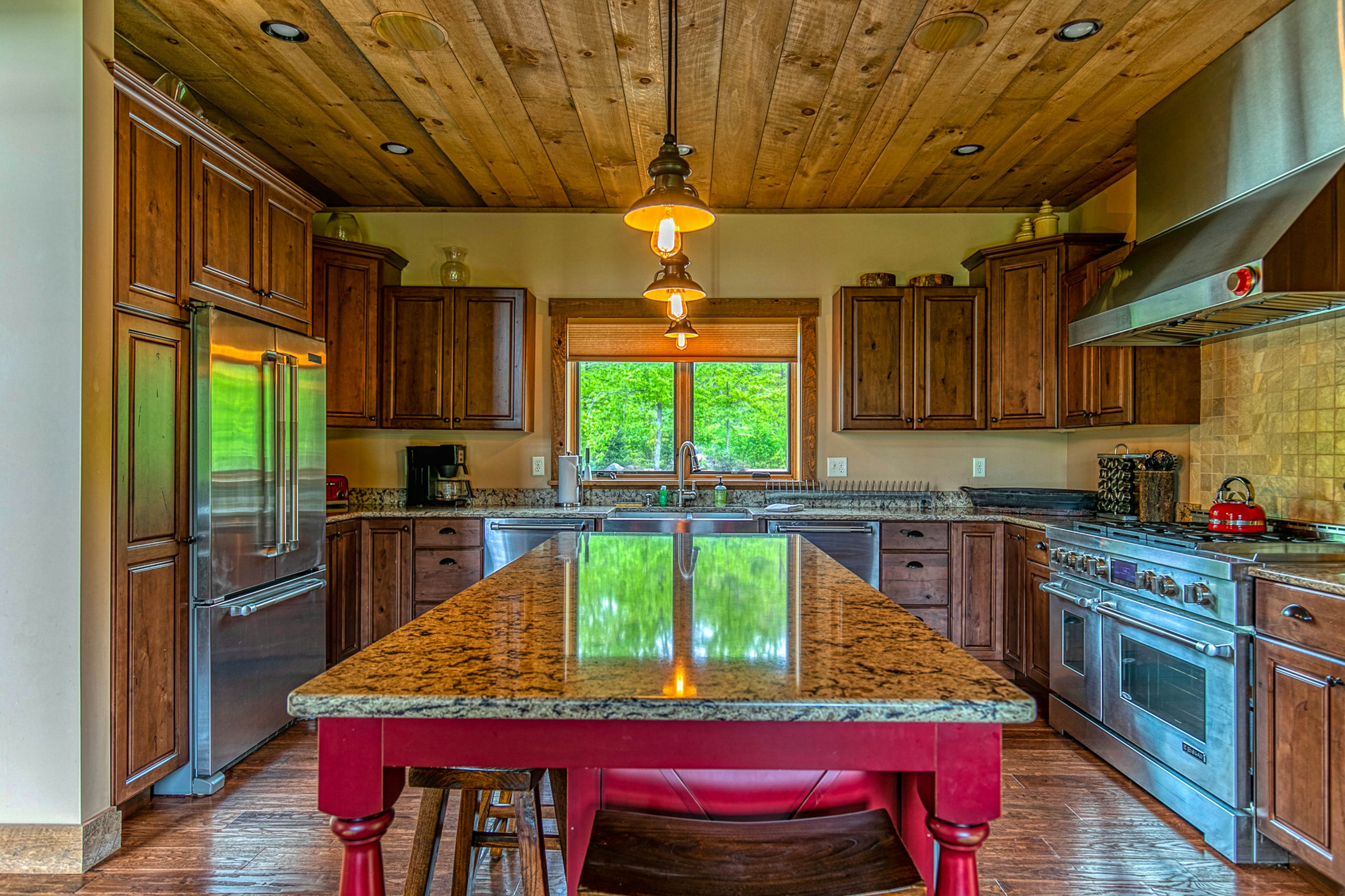 Mountain Estate Family Getaway