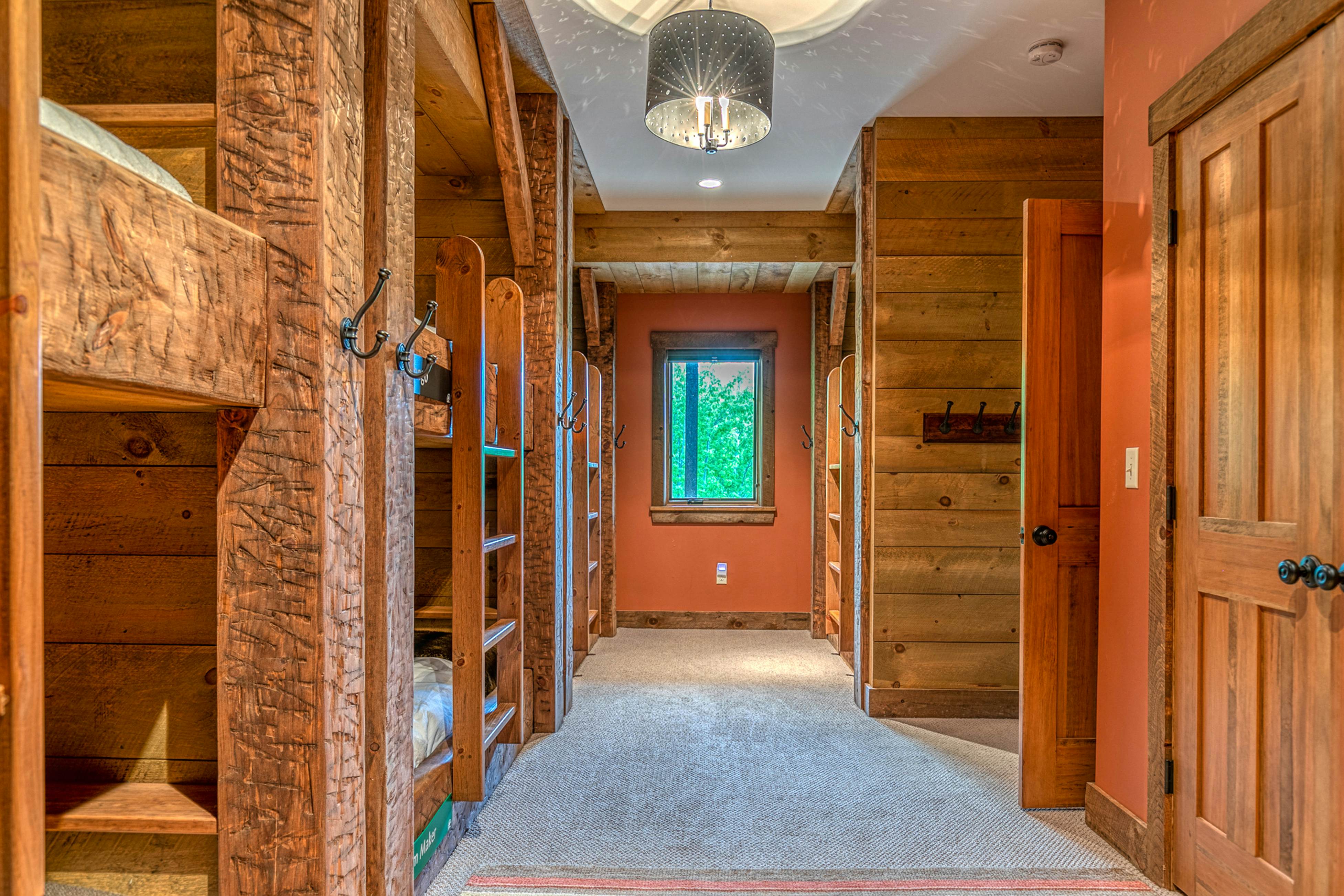 Mountain Estate Family Getaway