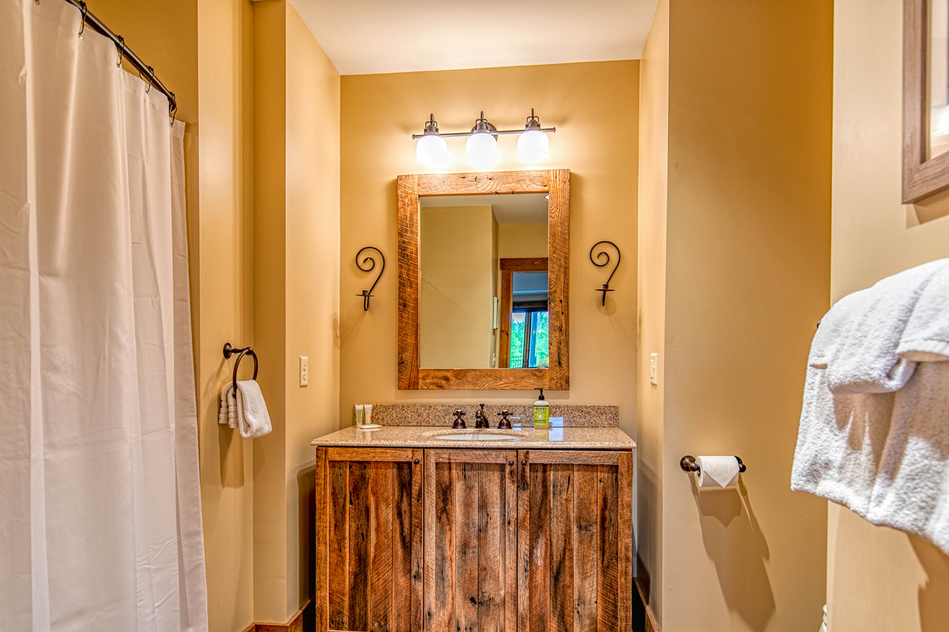 Mountain Estate Family Getaway