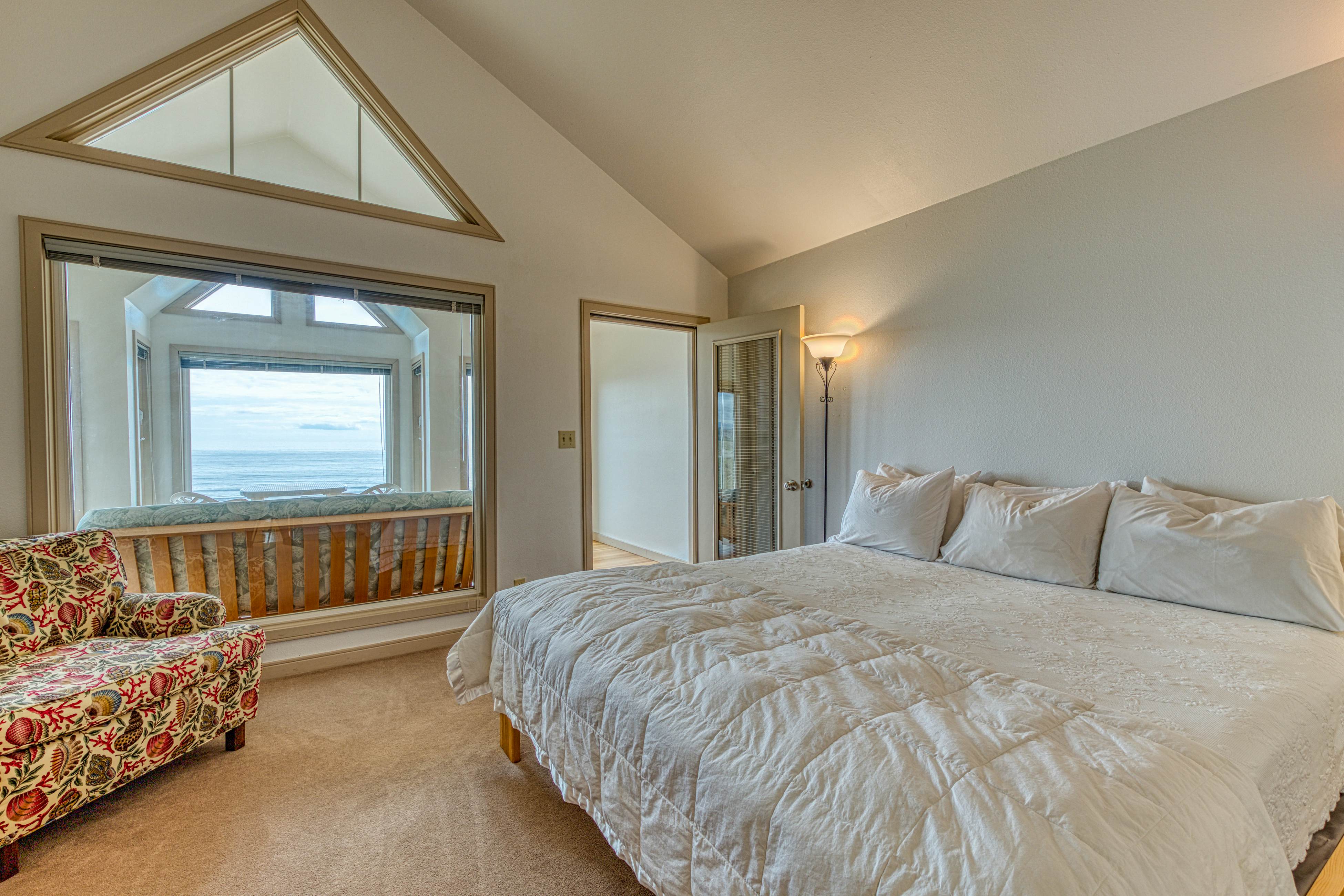 Beach Loop Condo 2 South Unit 3 BD Bandon, OR Vacation Rental Vacasa