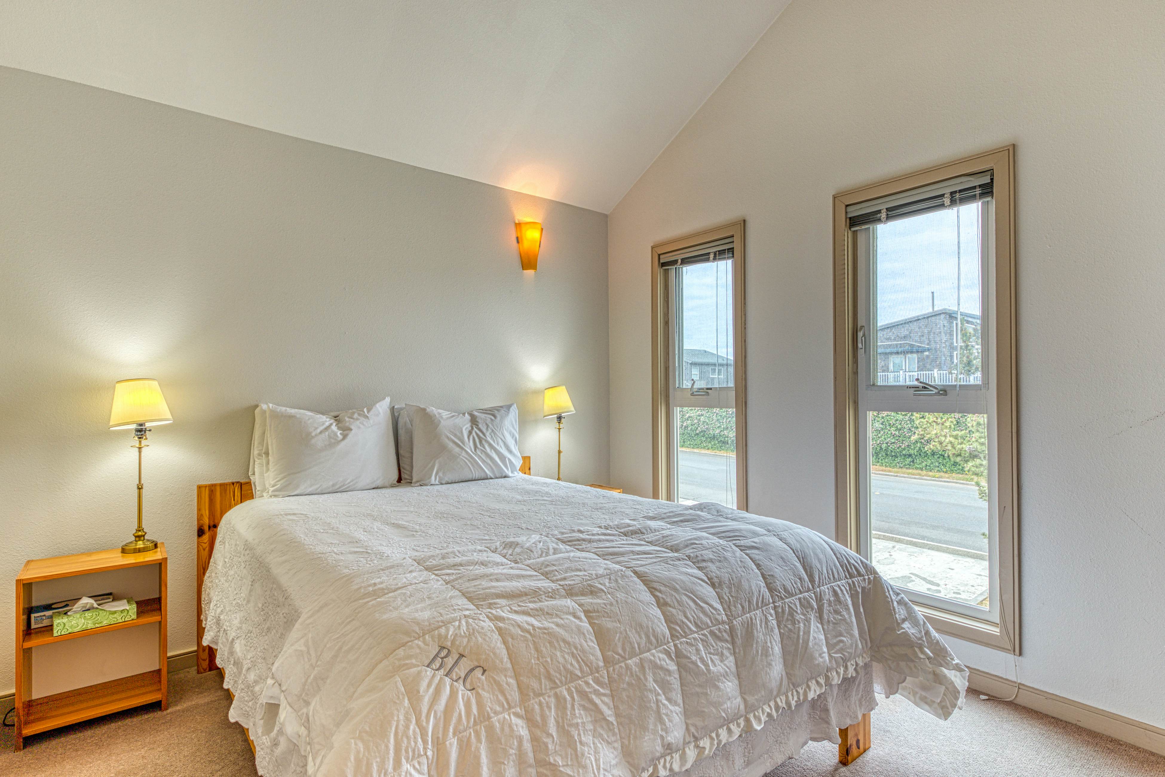 Beach Loop Condo 2 South Unit 3 BD Bandon, OR Vacation Rental Vacasa