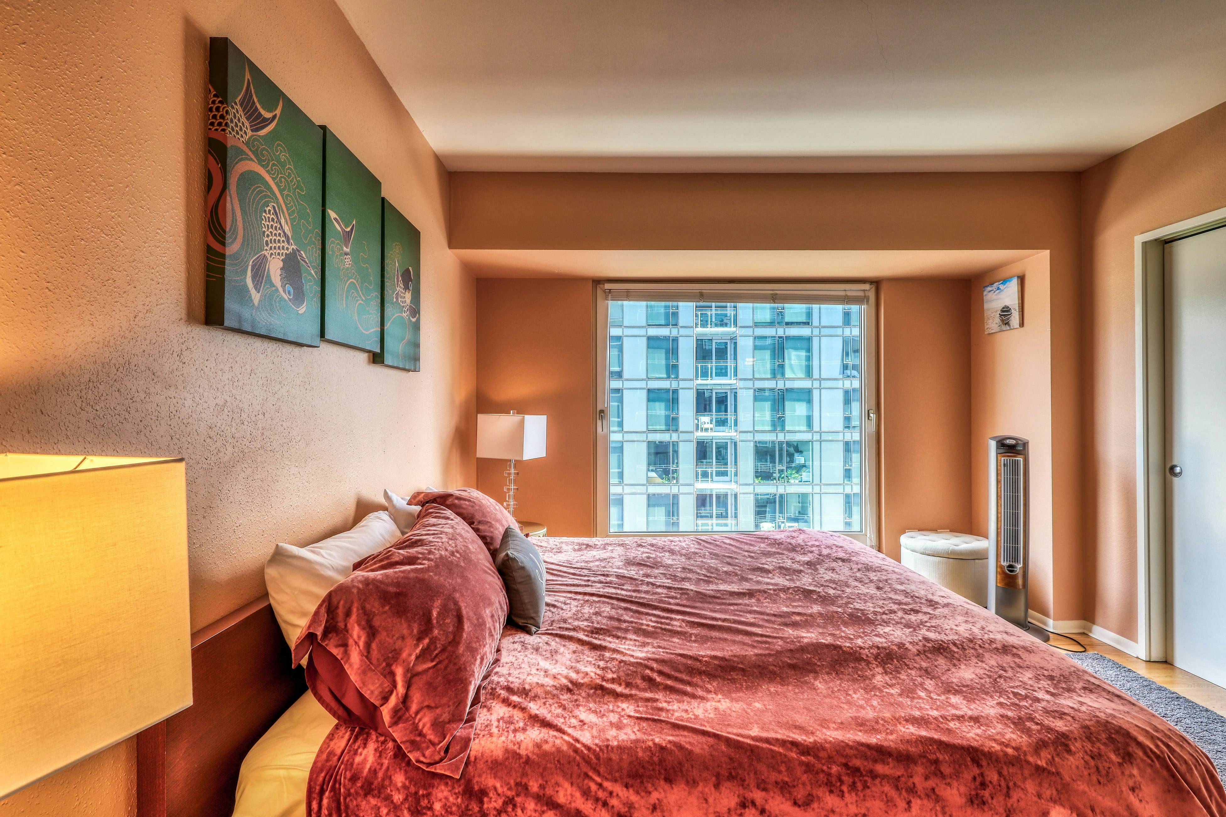 Newmark Tower Seattle Suite