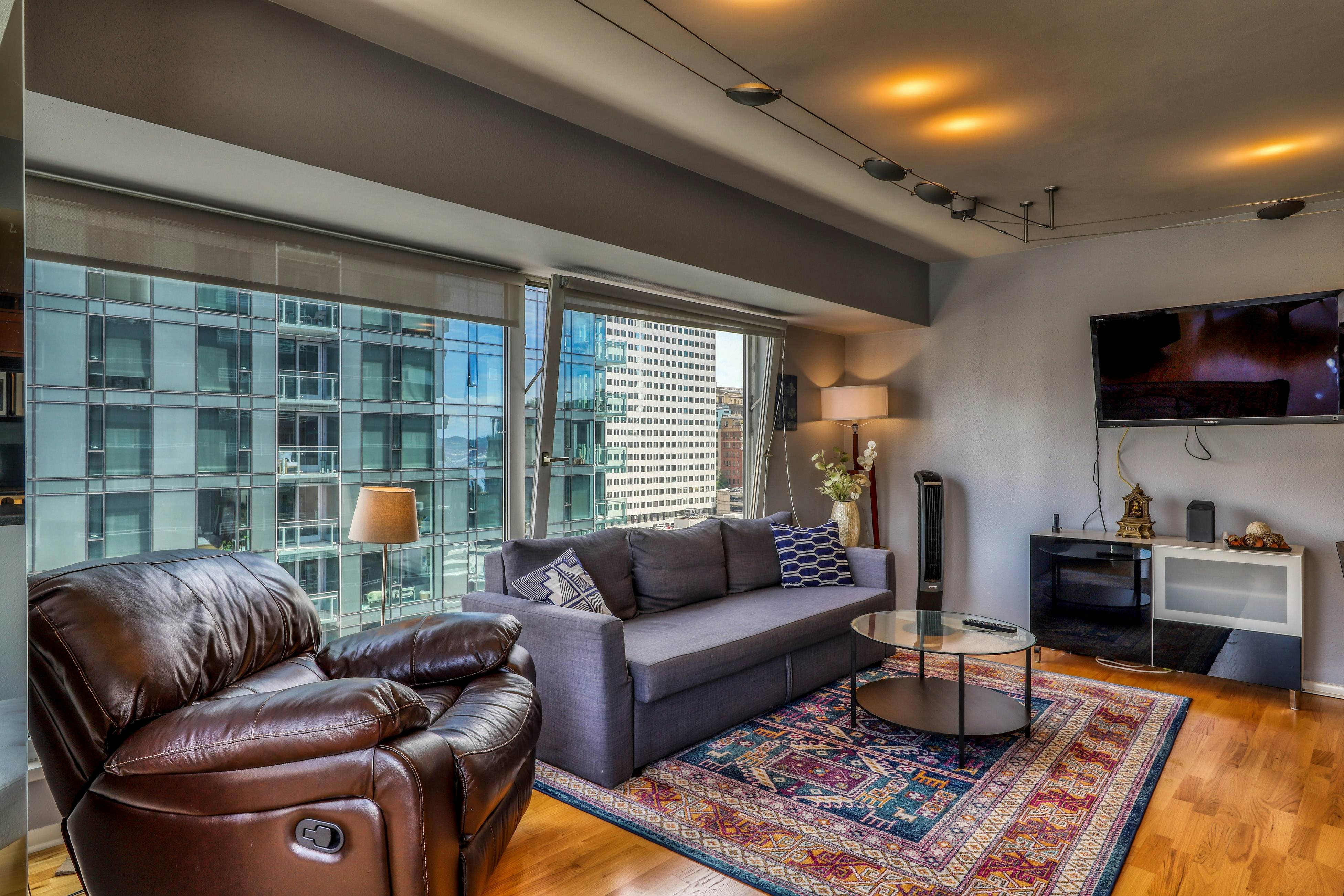 Newmark Tower Seattle Suite
