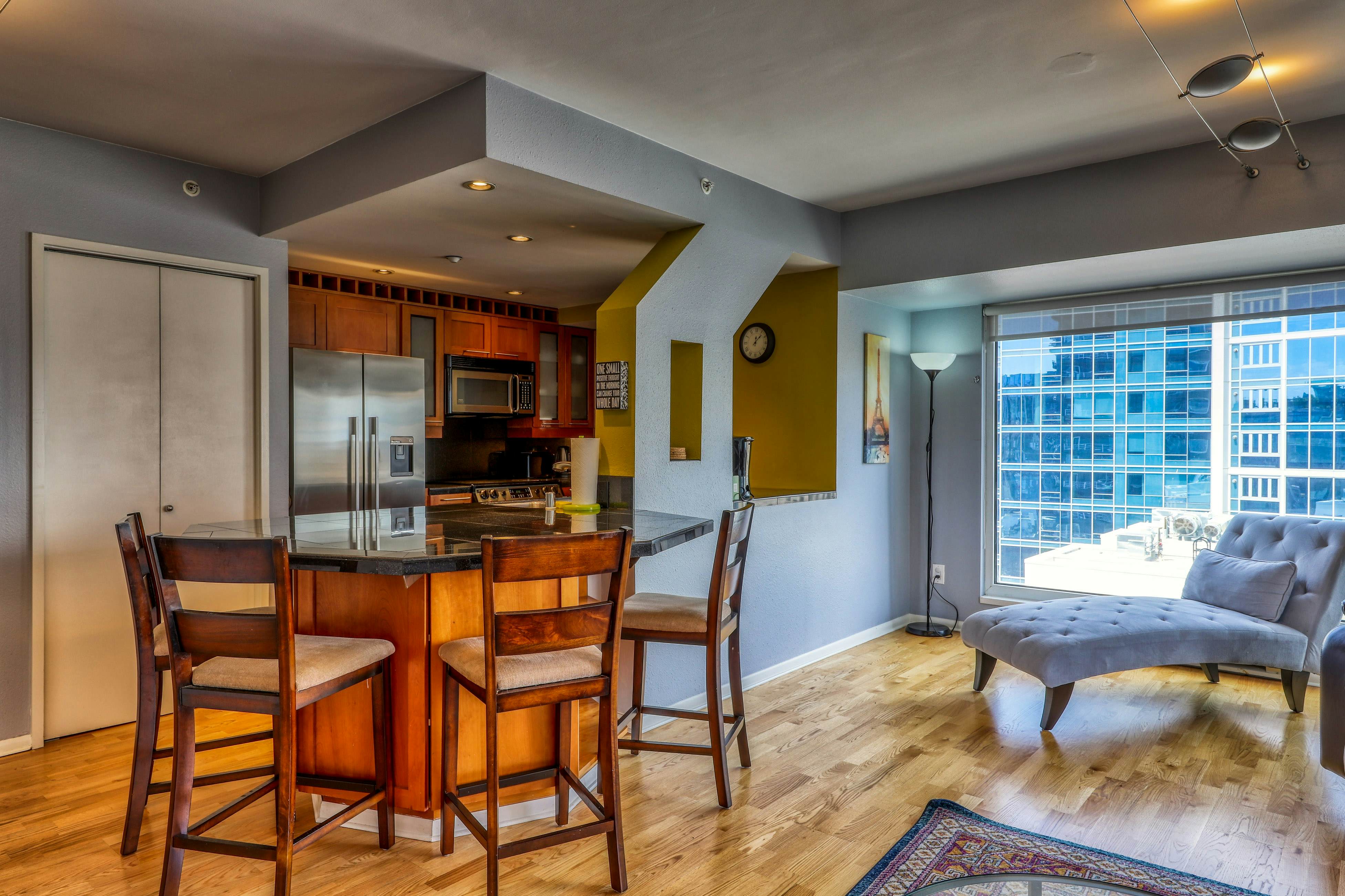 Newmark Tower Seattle Suite