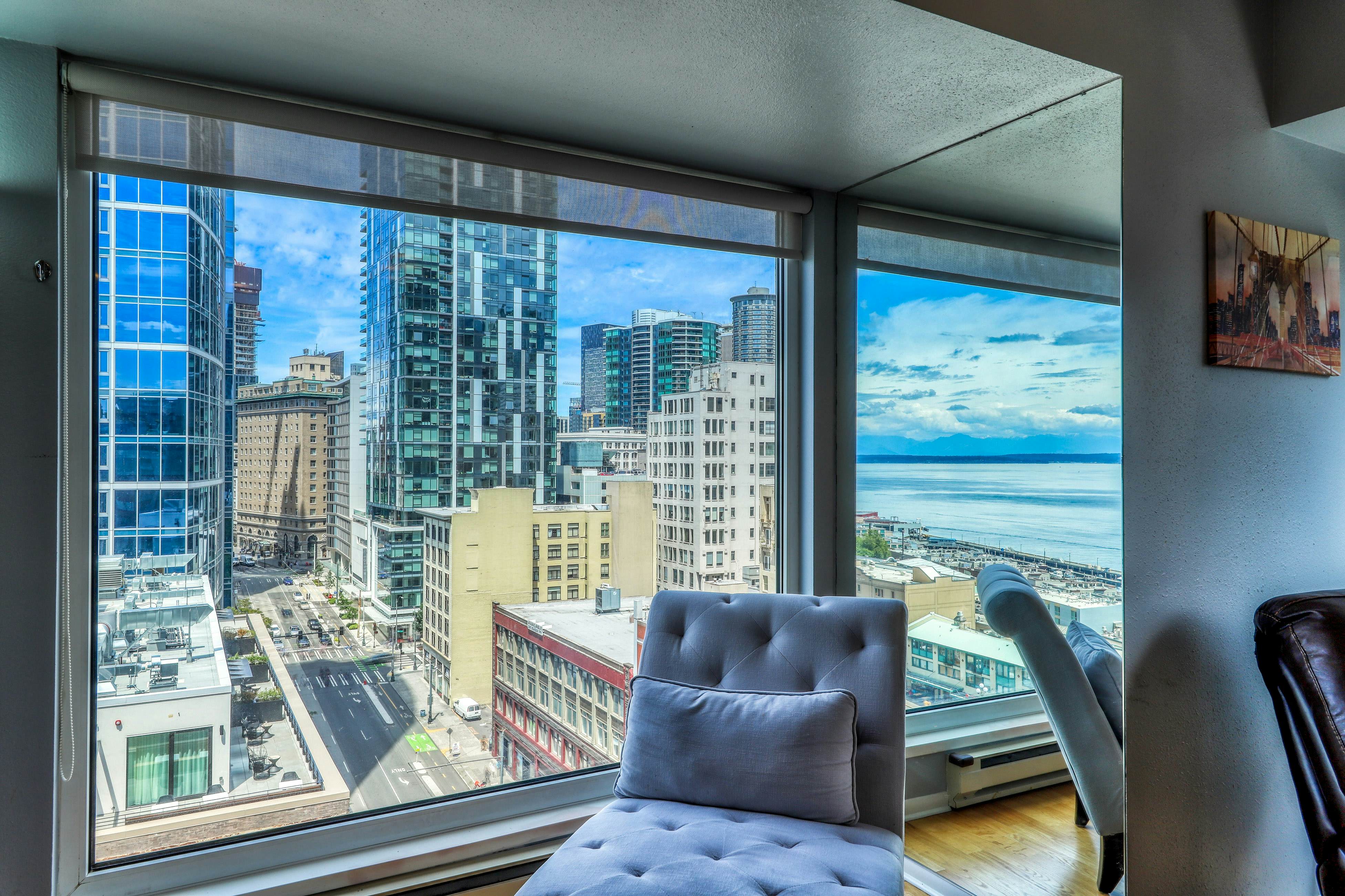 Newmark Tower Seattle Suite